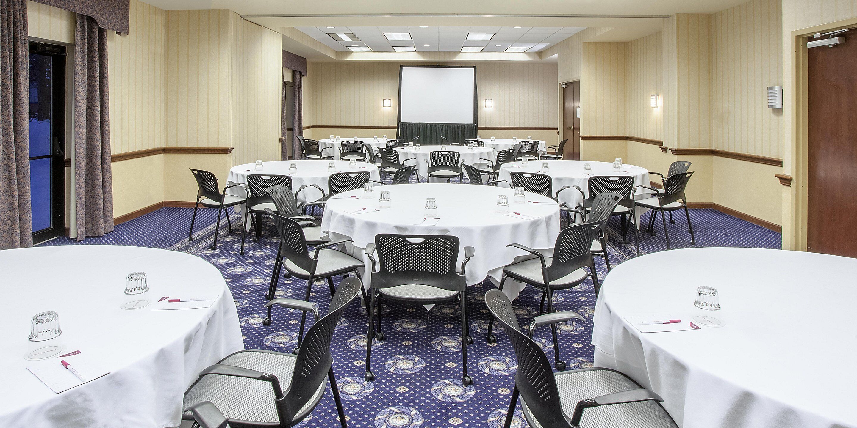 Sheraton Grand Rapids Airport Hotel Sheraton Grand Rapids Airport Hotel