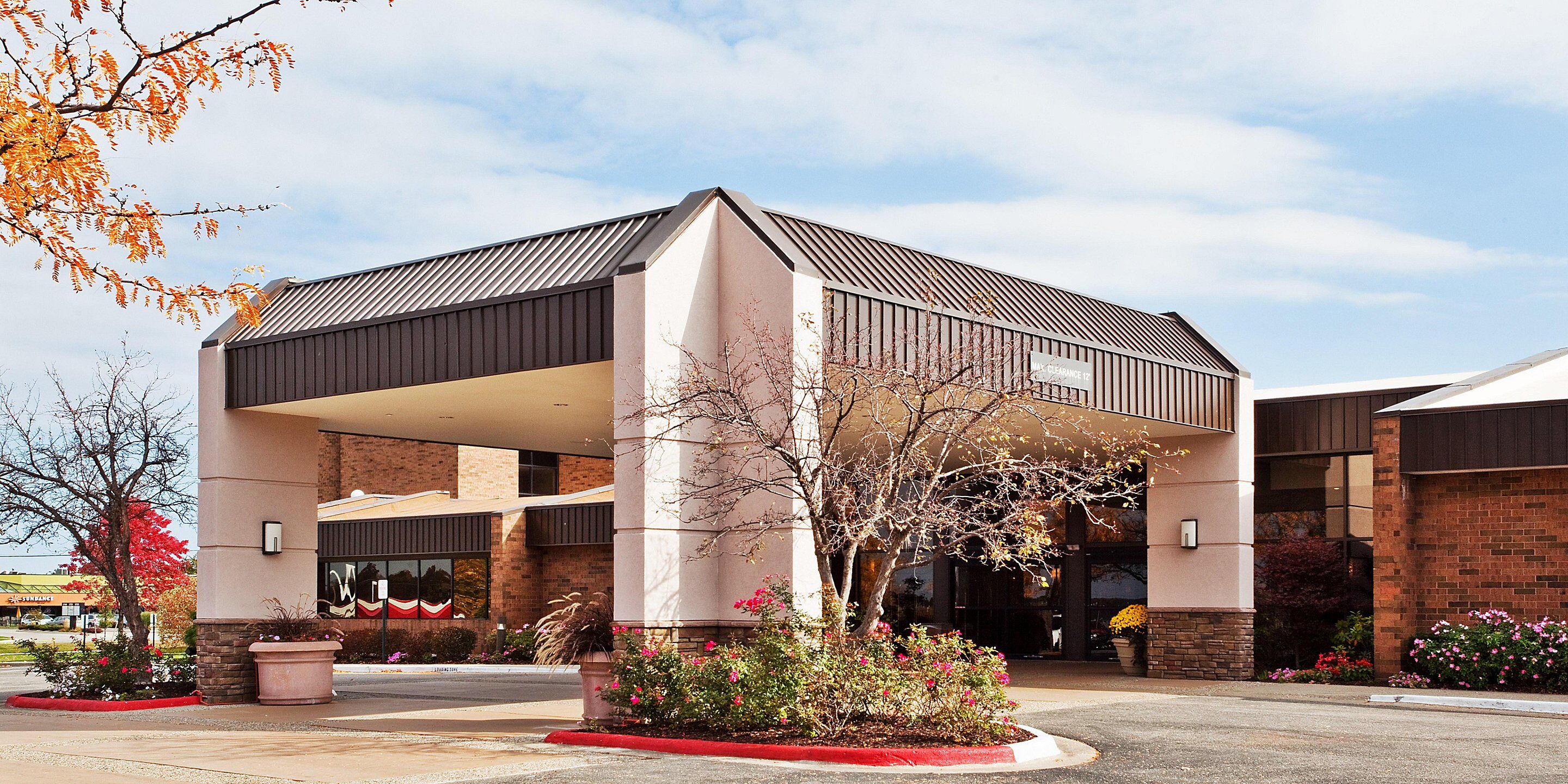 Sheraton Grand Rapids Airport Hotel Sheraton Grand Rapids Airport Hotel