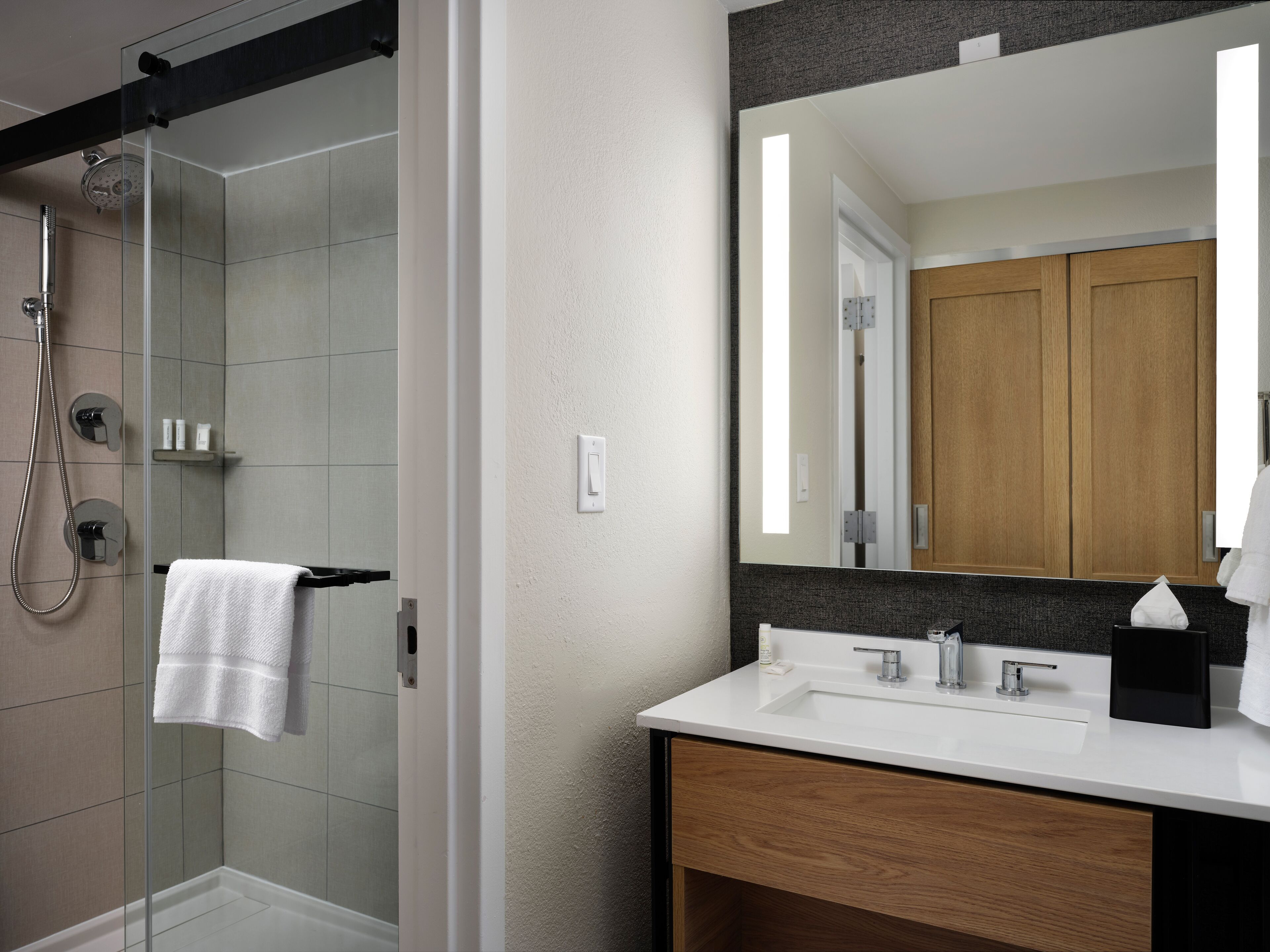 Sheraton Grand Rapids Airport Hotel Sheraton Grand Rapids Airport Hotel