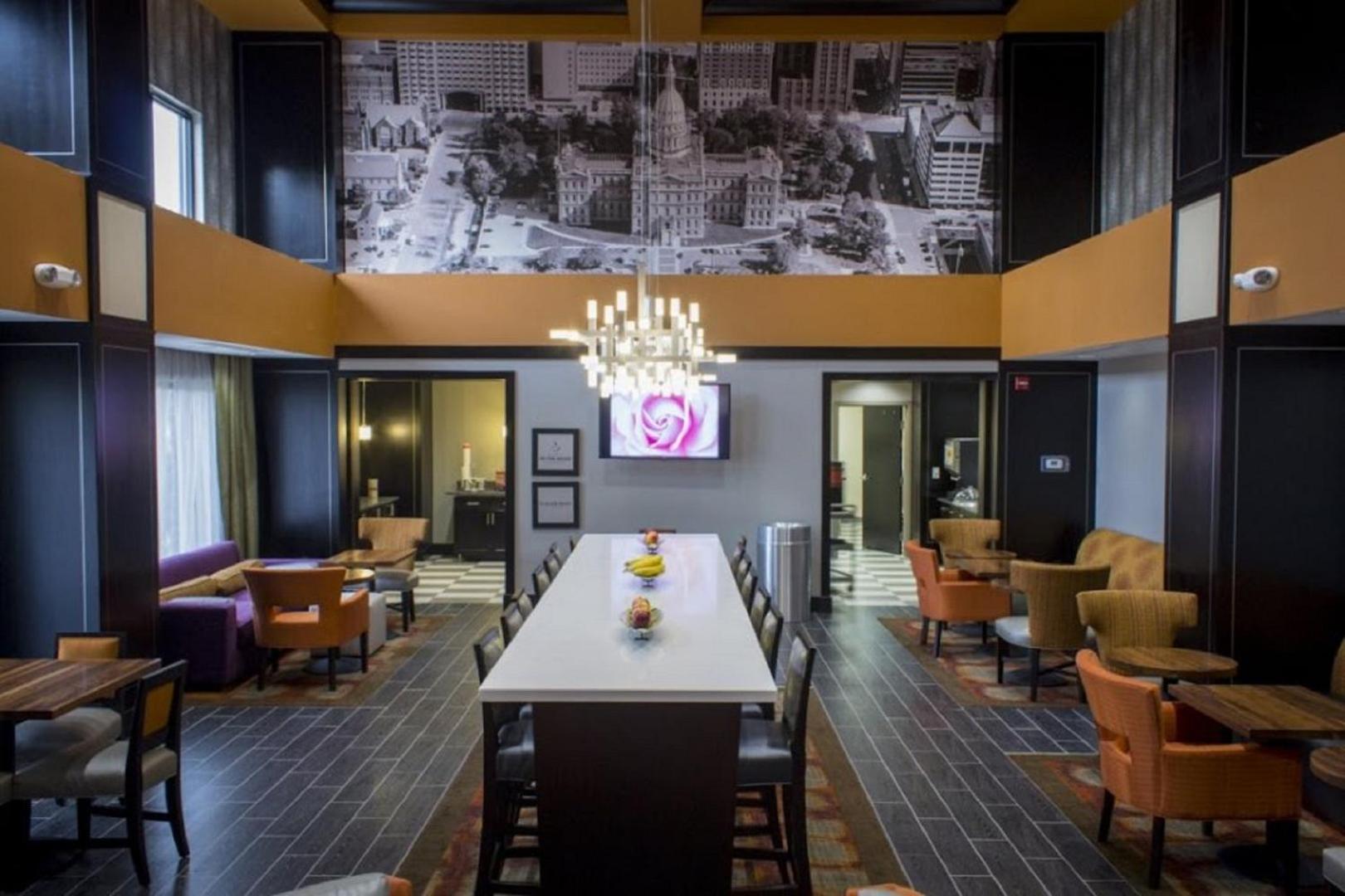 Hampton Inn & Suites Lansing West Hampton Inn & Suites Lansing West