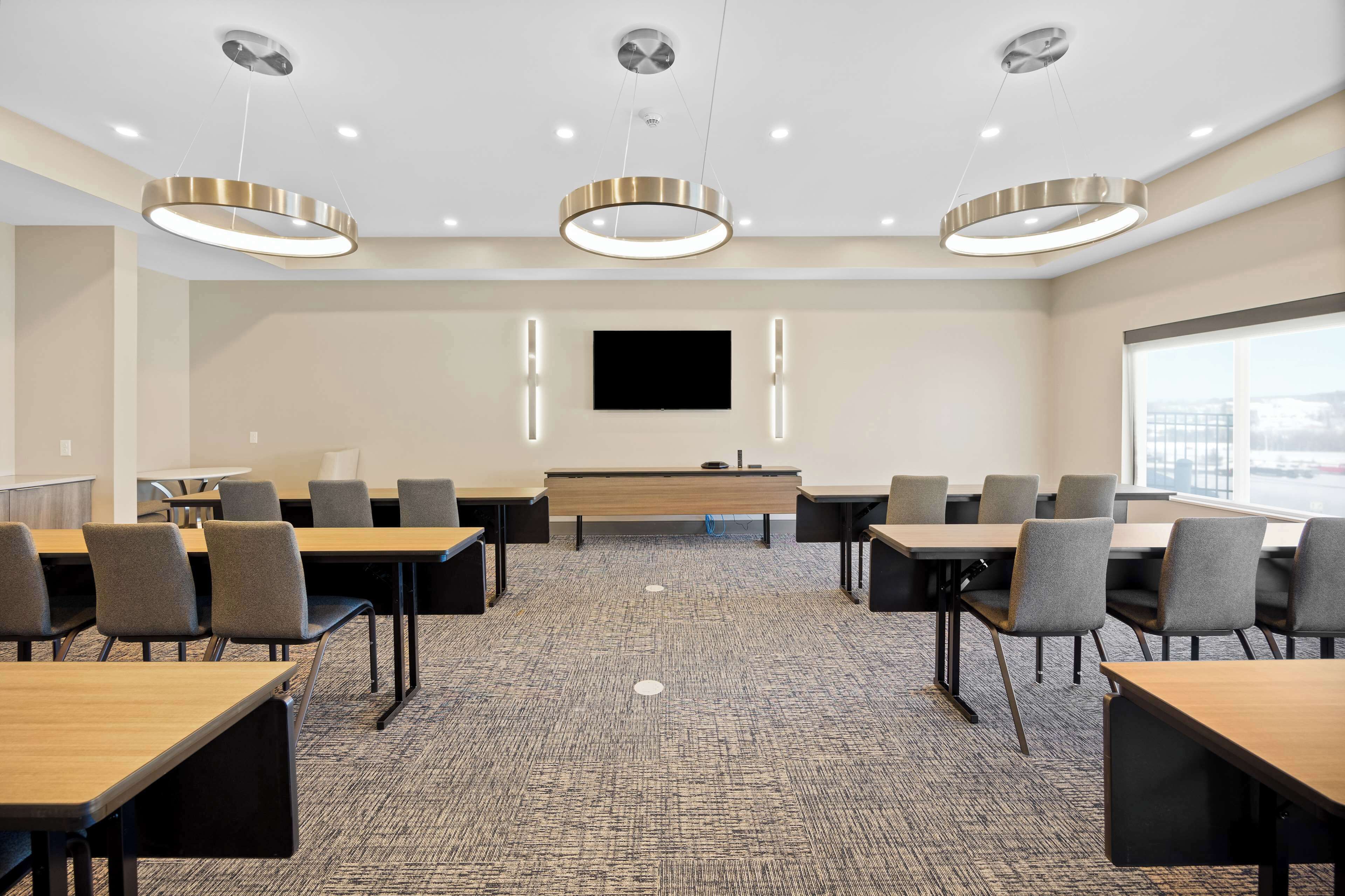 Best Western Plus Marquette Hotel & Suites