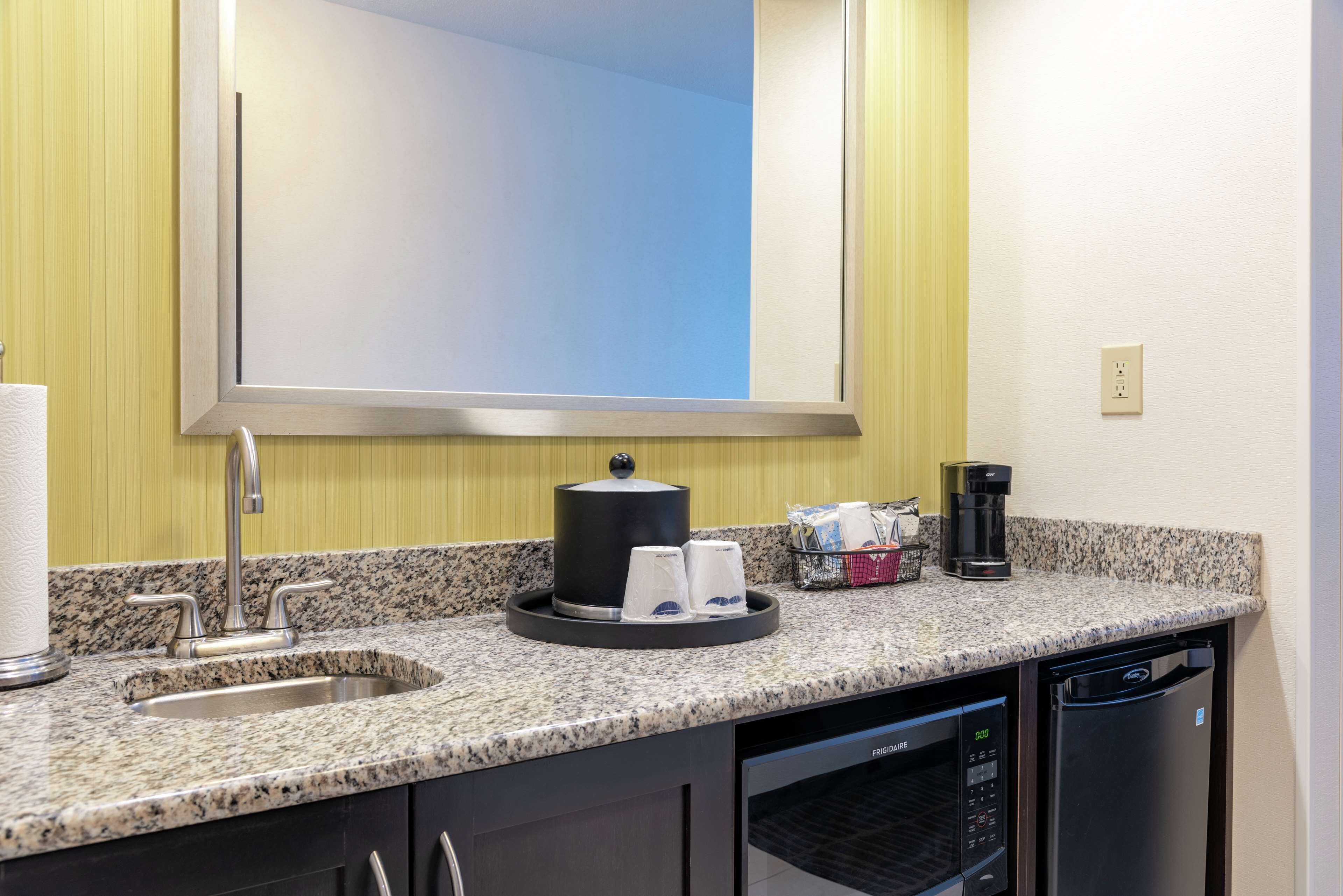 Hampton Inn & Suites Saginaw Hampton Inn & Suites Saginaw