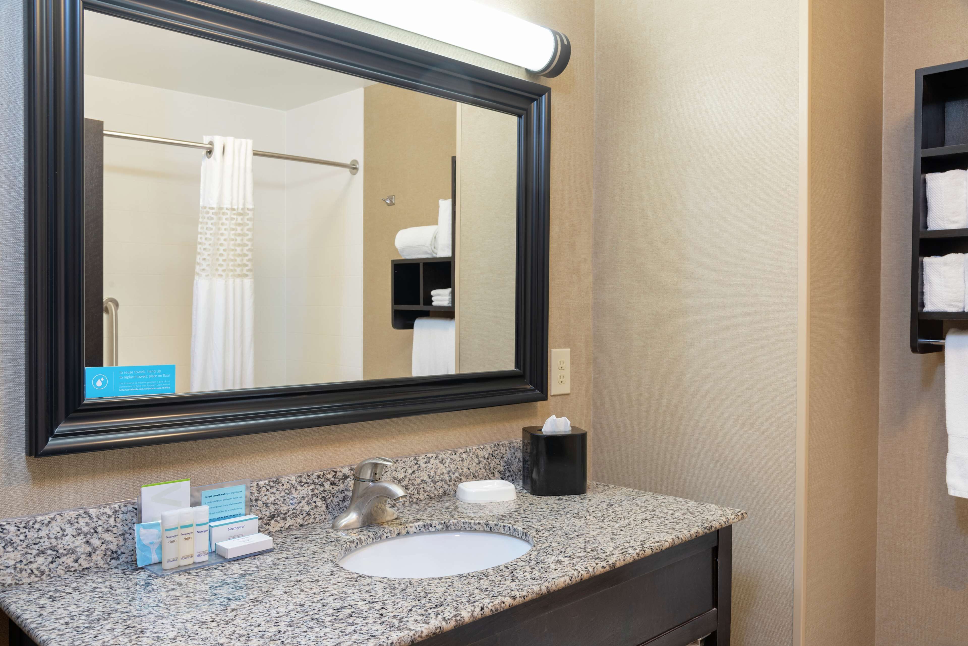 Hampton Inn & Suites Saginaw Hampton Inn & Suites Saginaw