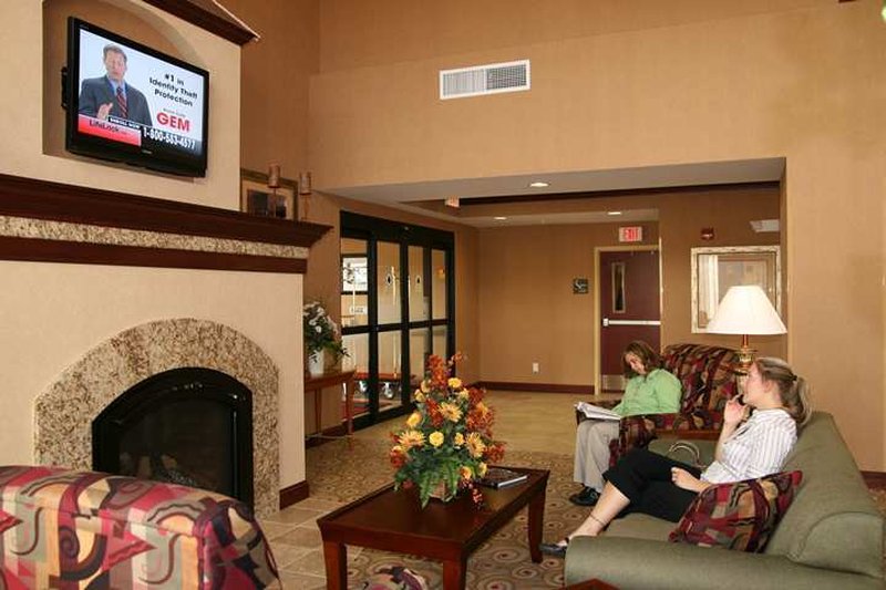 Hampton Inn & Suites Alexandria Hampton Inn & Suites Alexandria