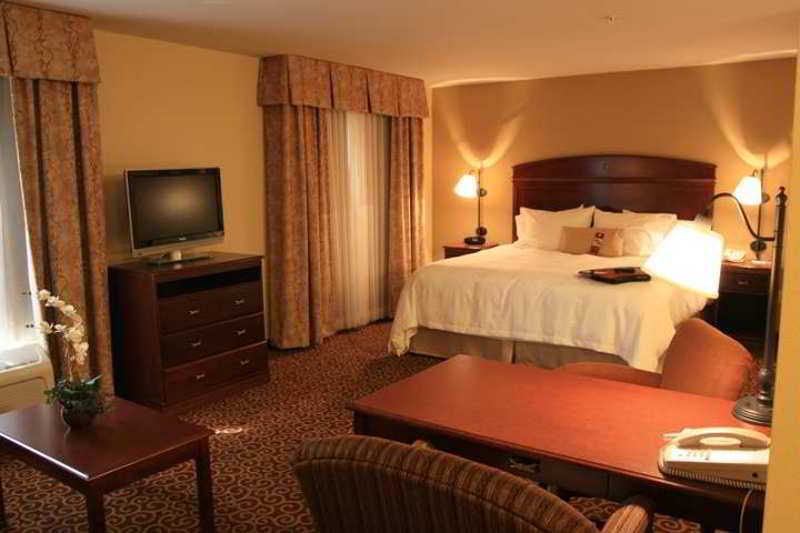 Hampton Inn & Suites Alexandria Hampton Inn & Suites Alexandria