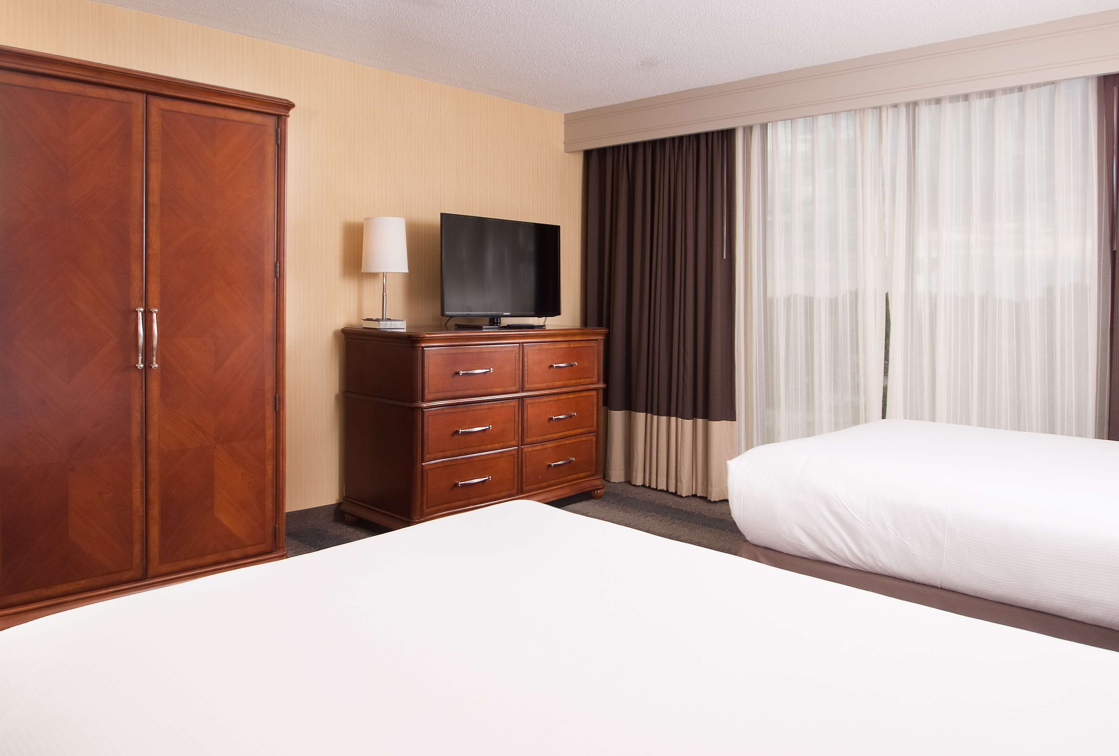 Embassy Suites Bloomington Embassy Suites Bloomington