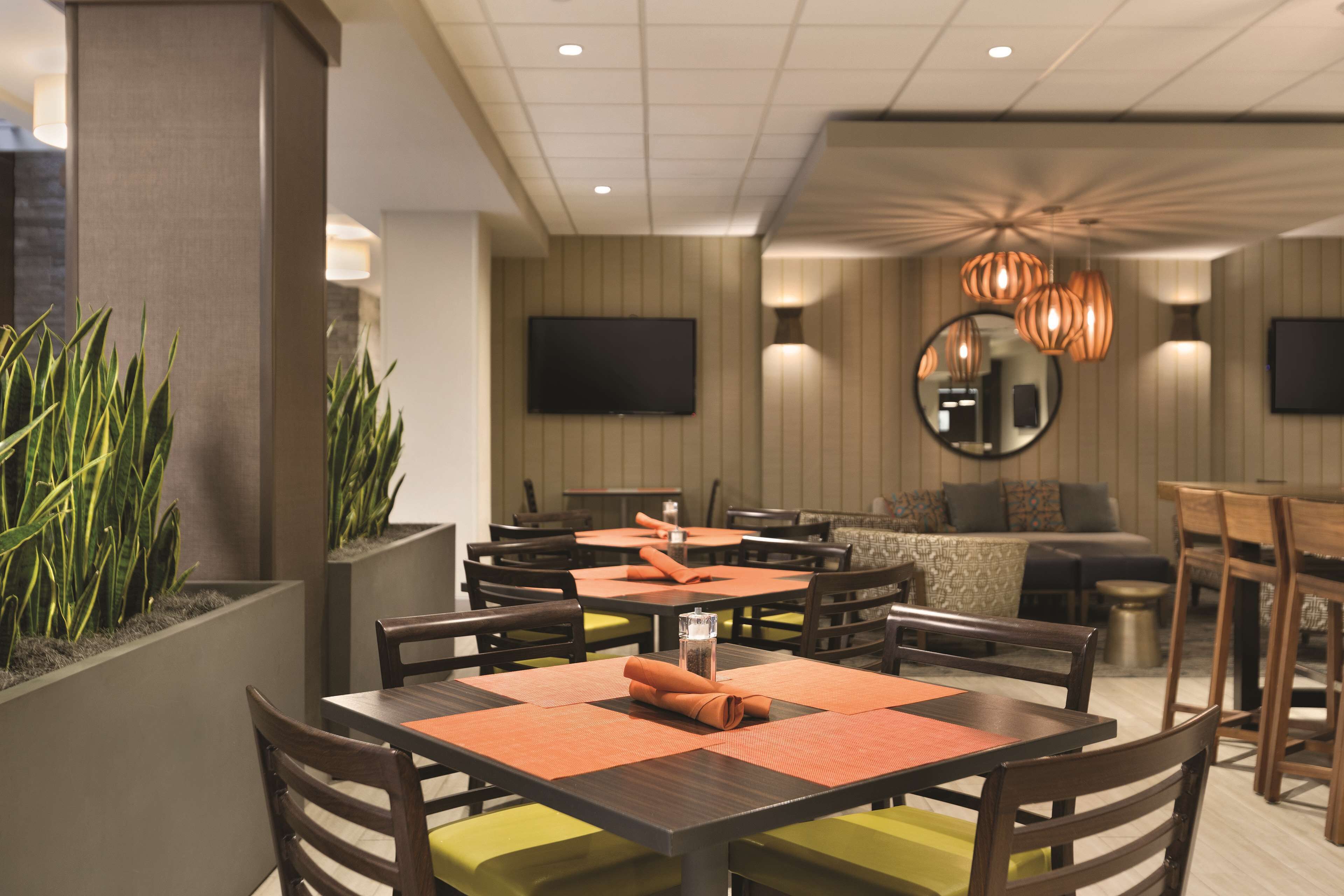 Embassy Suites Bloomington Embassy Suites Bloomington