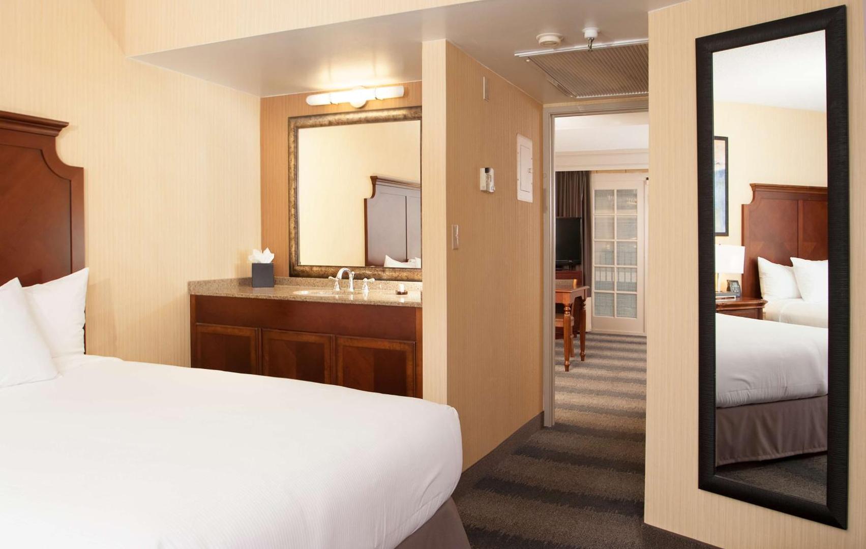 Embassy Suites Bloomington Embassy Suites Bloomington