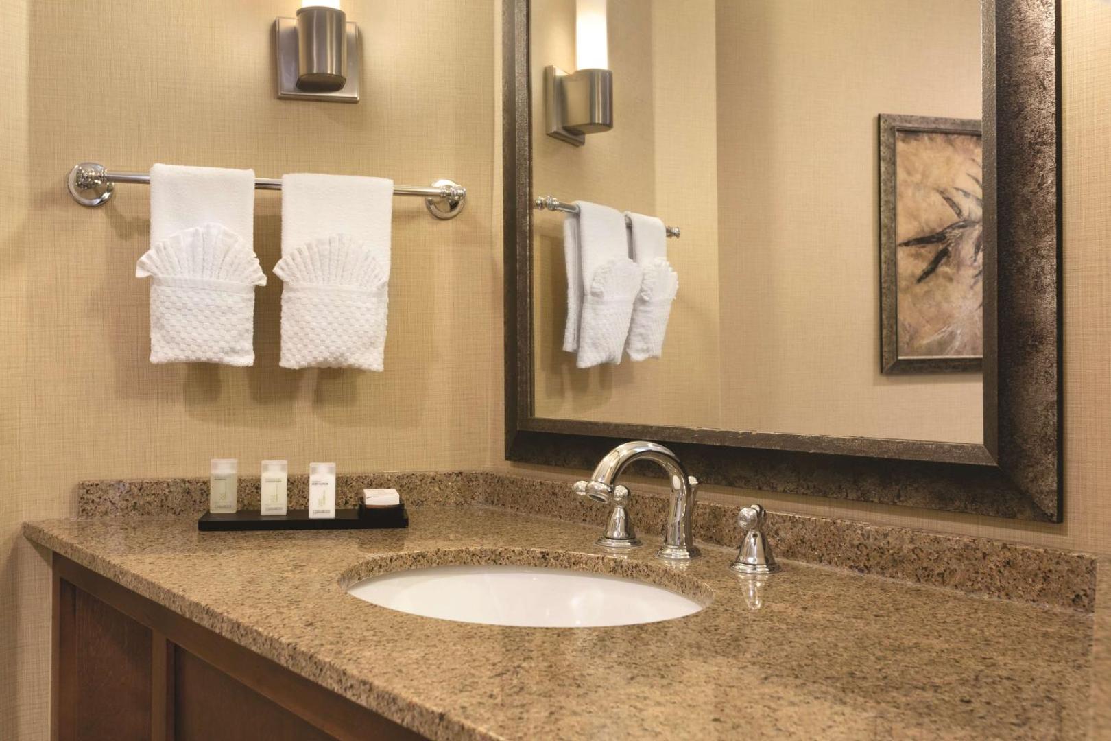 Embassy Suites Bloomington Embassy Suites Bloomington
