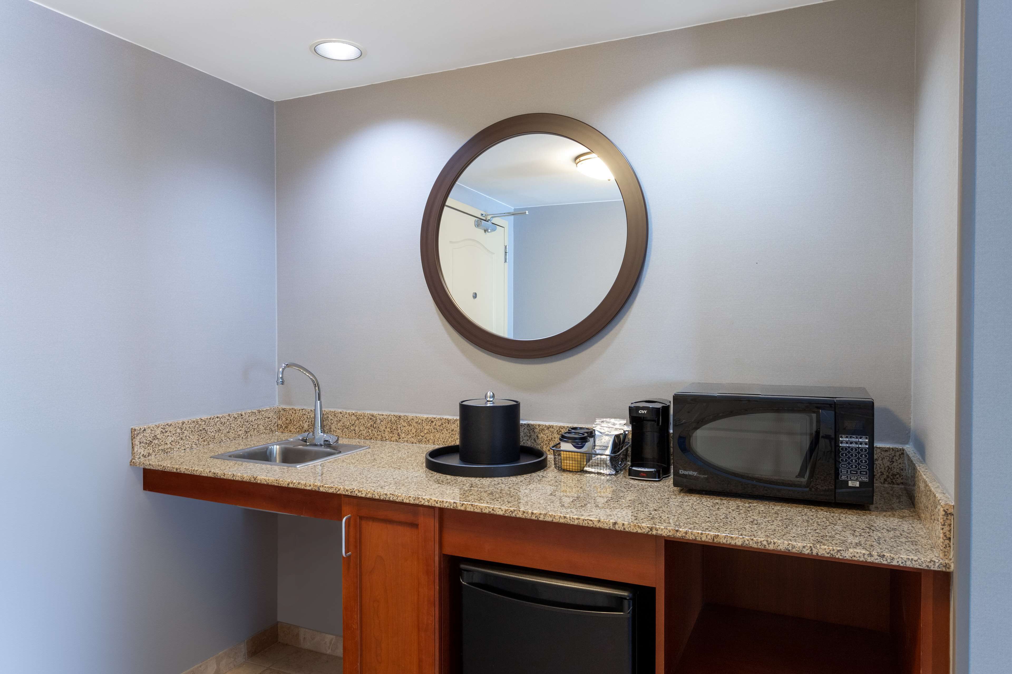 Hampton Inn & Suites Minneapolis St. Paul Airport-Mall of America Hampton Inn & Suites Minneapolis St. Paul Airport-Mall of America
