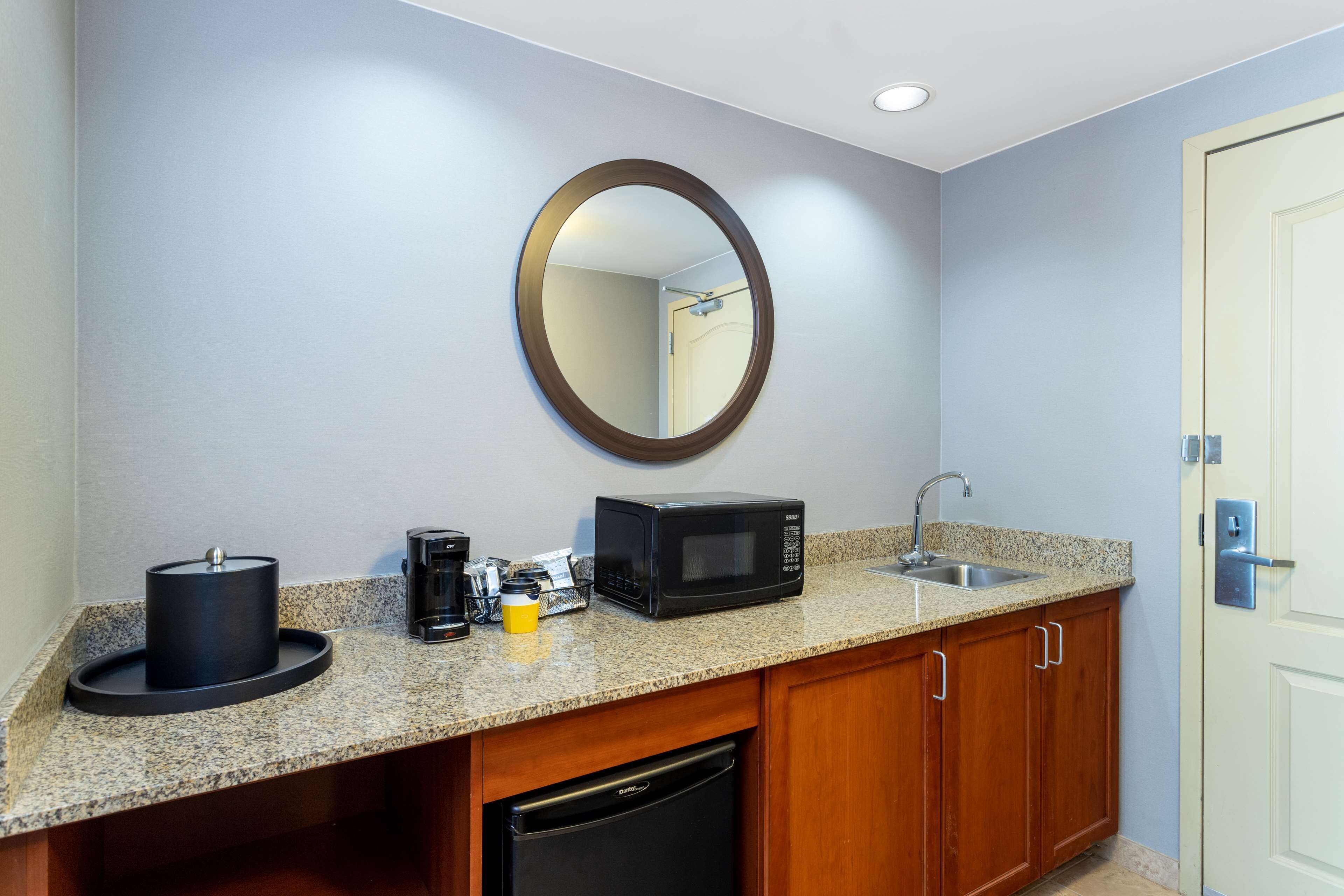 Hampton Inn & Suites Minneapolis St. Paul Airport-Mall of America Hampton Inn & Suites Minneapolis St. Paul Airport-Mall of America
