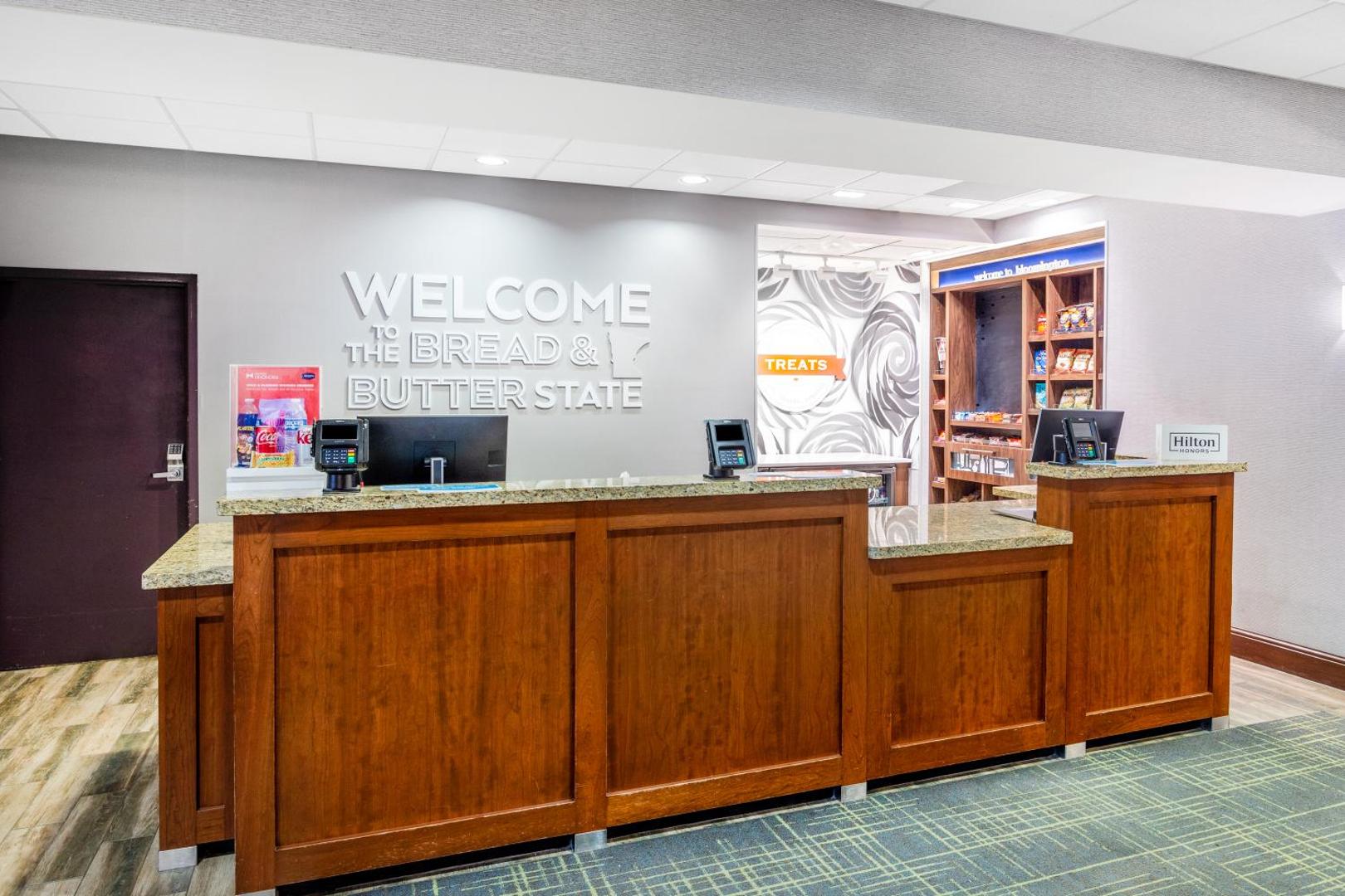 Hampton Inn & Suites Minneapolis St. Paul Airport-Mall of America Hampton Inn & Suites Minneapolis St. Paul Airport-Mall of America