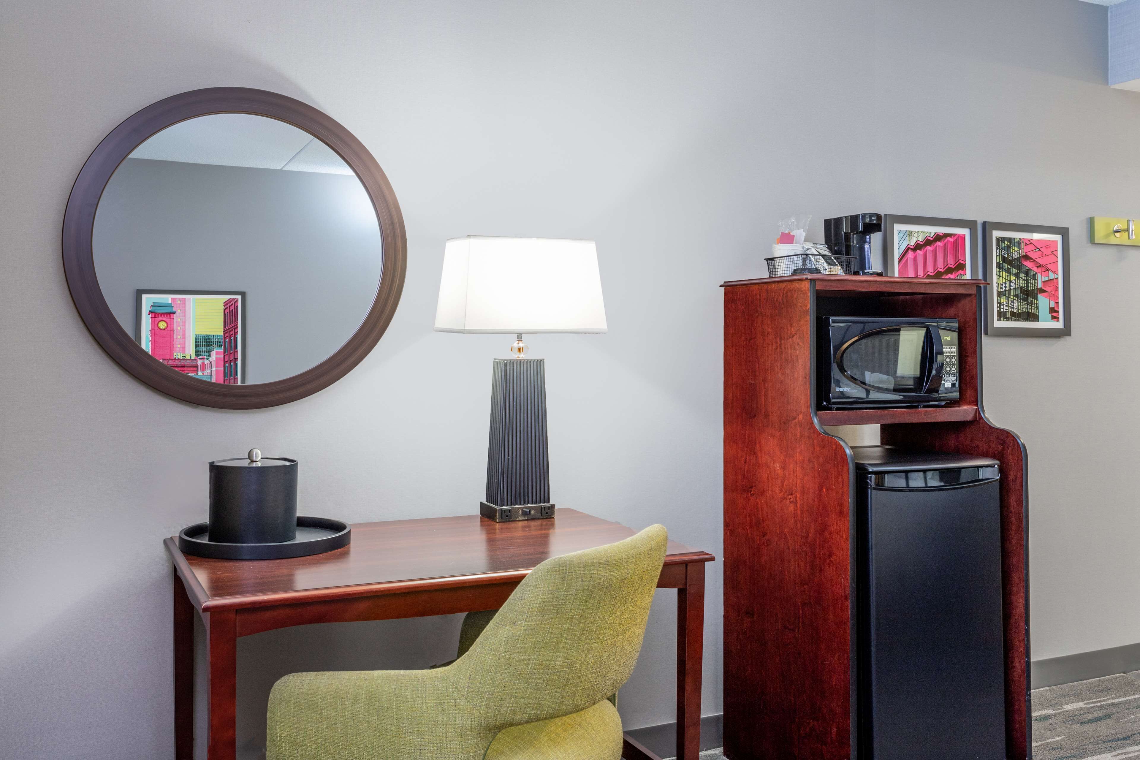 Hampton Inn & Suites Minneapolis St. Paul Airport-Mall of America Hampton Inn & Suites Minneapolis St. Paul Airport-Mall of America