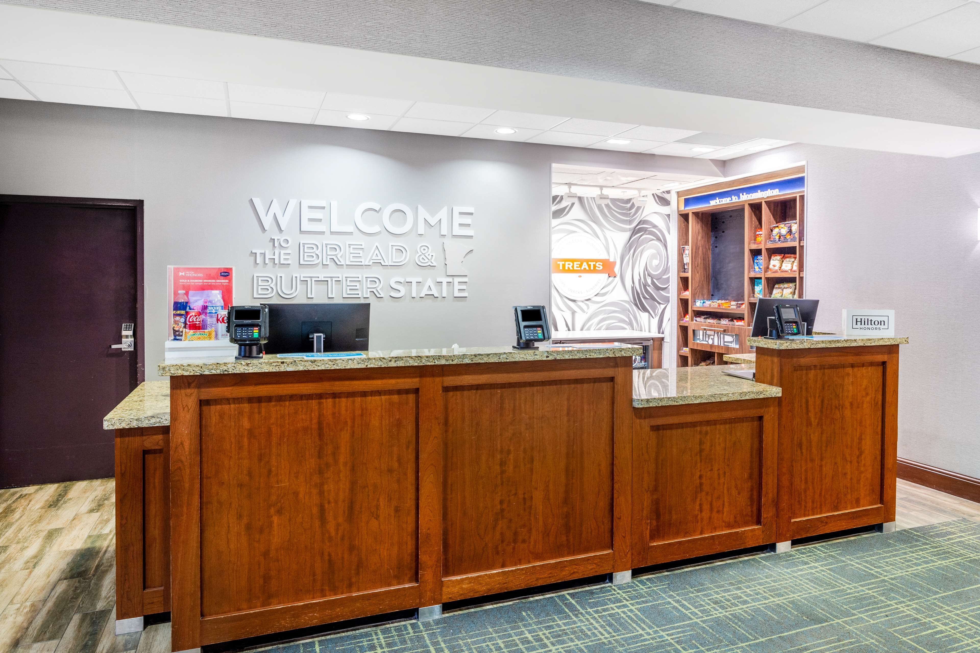 Hampton Inn & Suites Minneapolis St. Paul Airport-Mall of America Hampton Inn & Suites Minneapolis St. Paul Airport-Mall of America