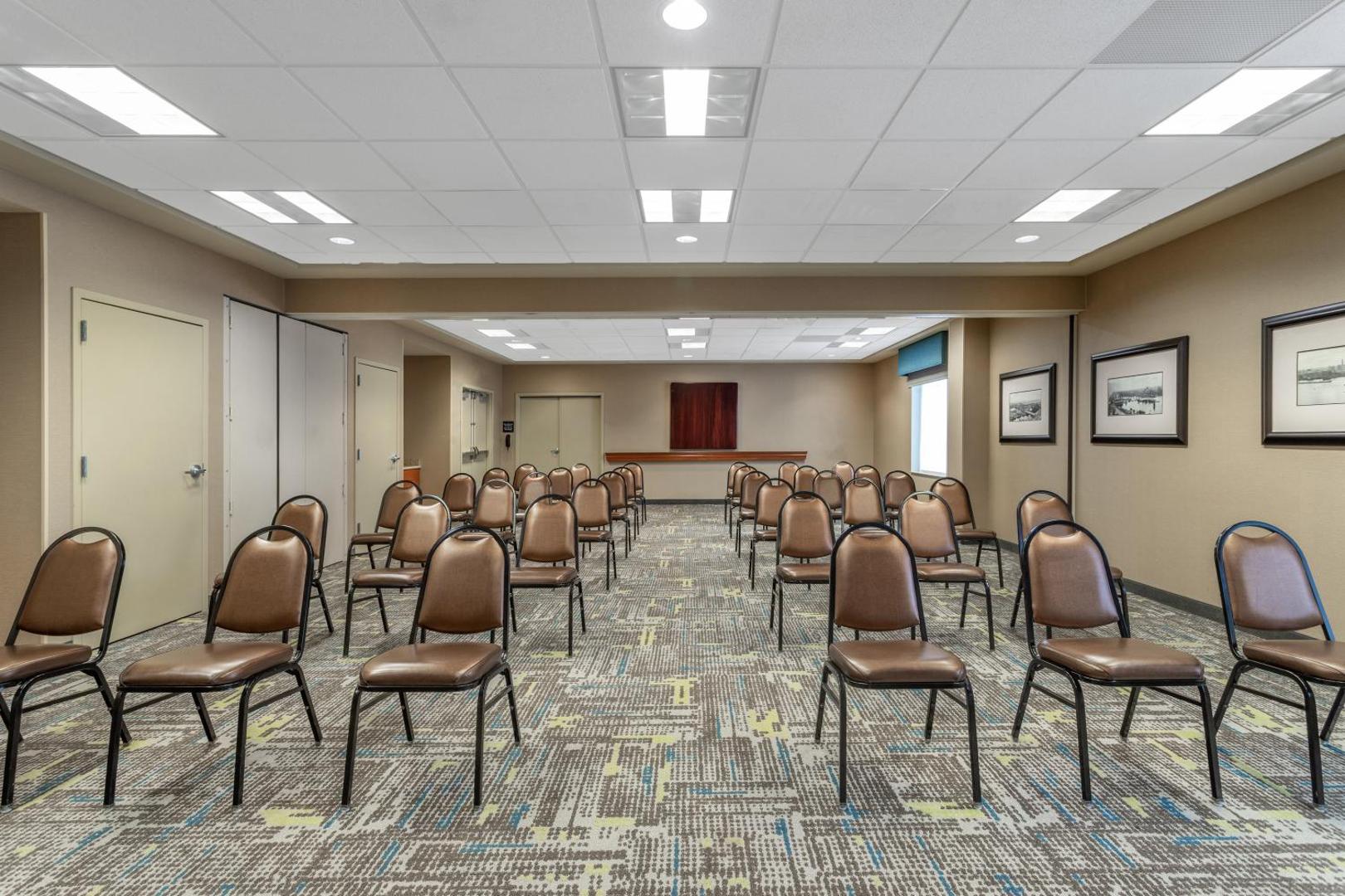 Hampton Inn & Suites Minneapolis St. Paul Airport-Mall of America Hampton Inn & Suites Minneapolis St. Paul Airport-Mall of America