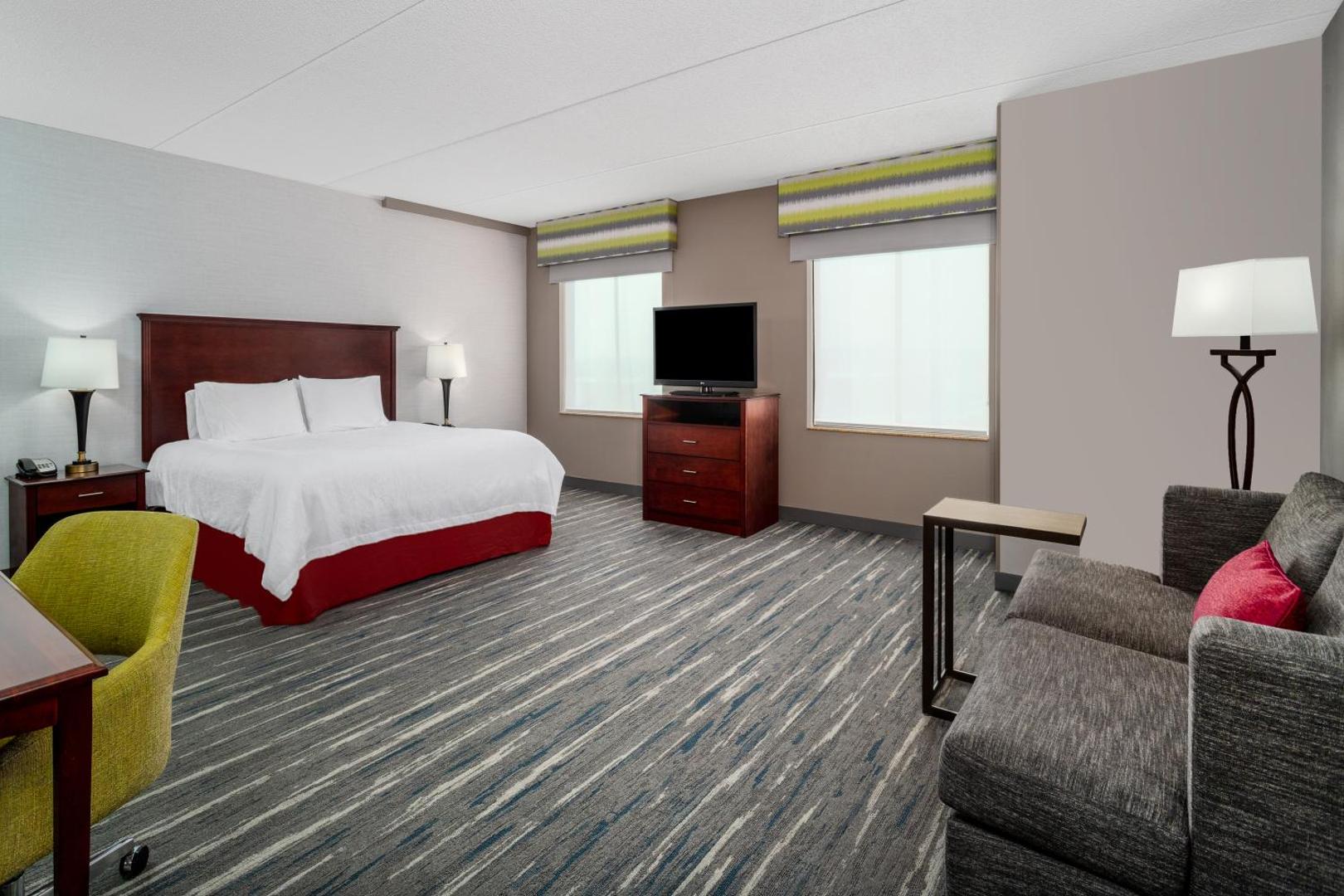 Hampton Inn & Suites Minneapolis St. Paul Airport-Mall of America Hampton Inn & Suites Minneapolis St. Paul Airport-Mall of America