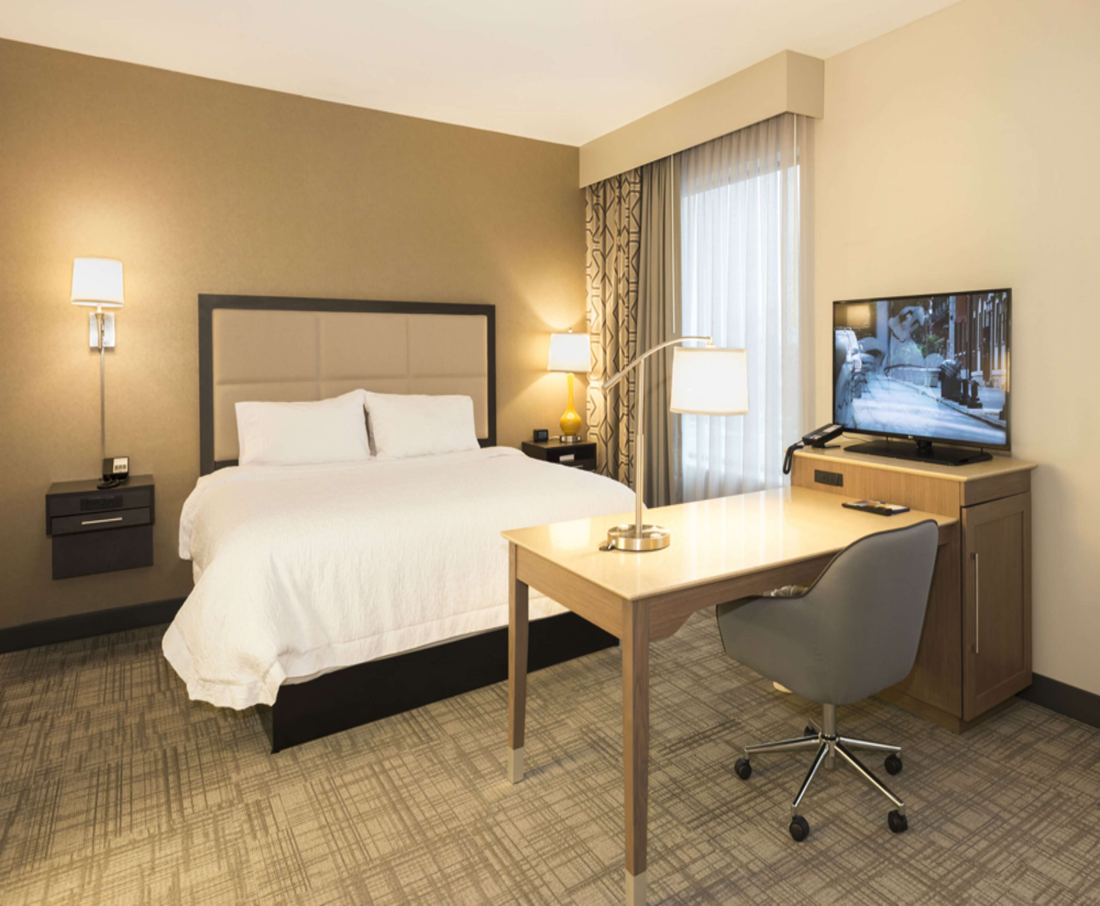 Hampton Inn & Suites Minneapolis University Area Hampton Inn & Suites Minneapolis University Area