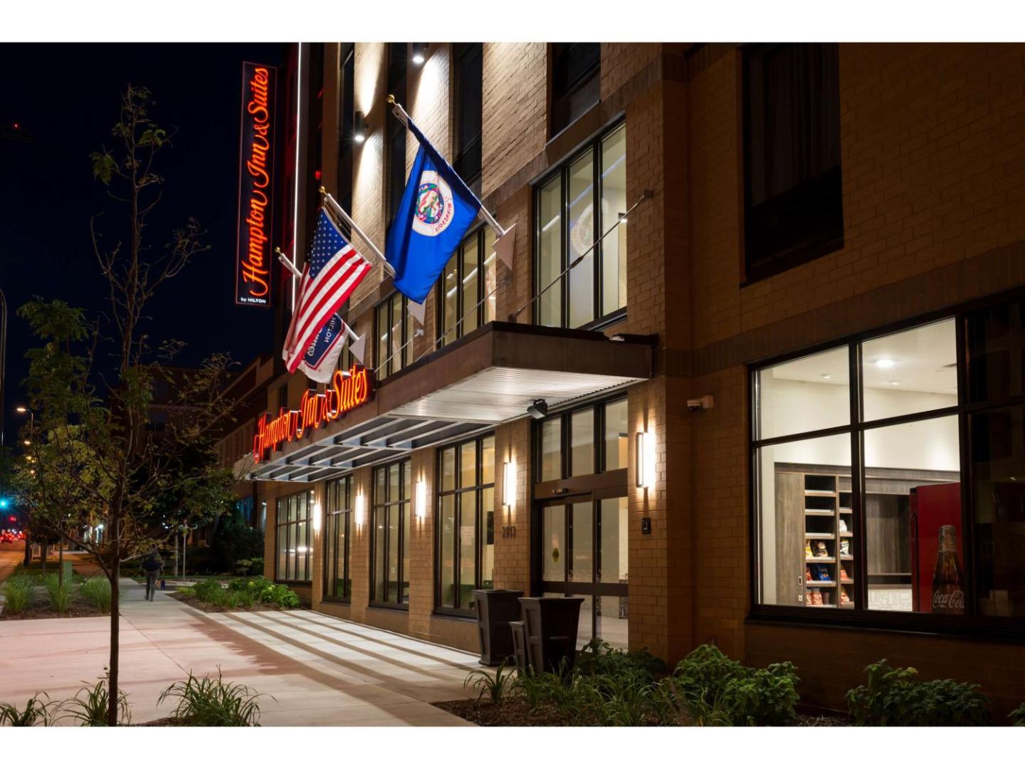 Hampton Inn & Suites Minneapolis University Area Hampton Inn & Suites Minneapolis University Area