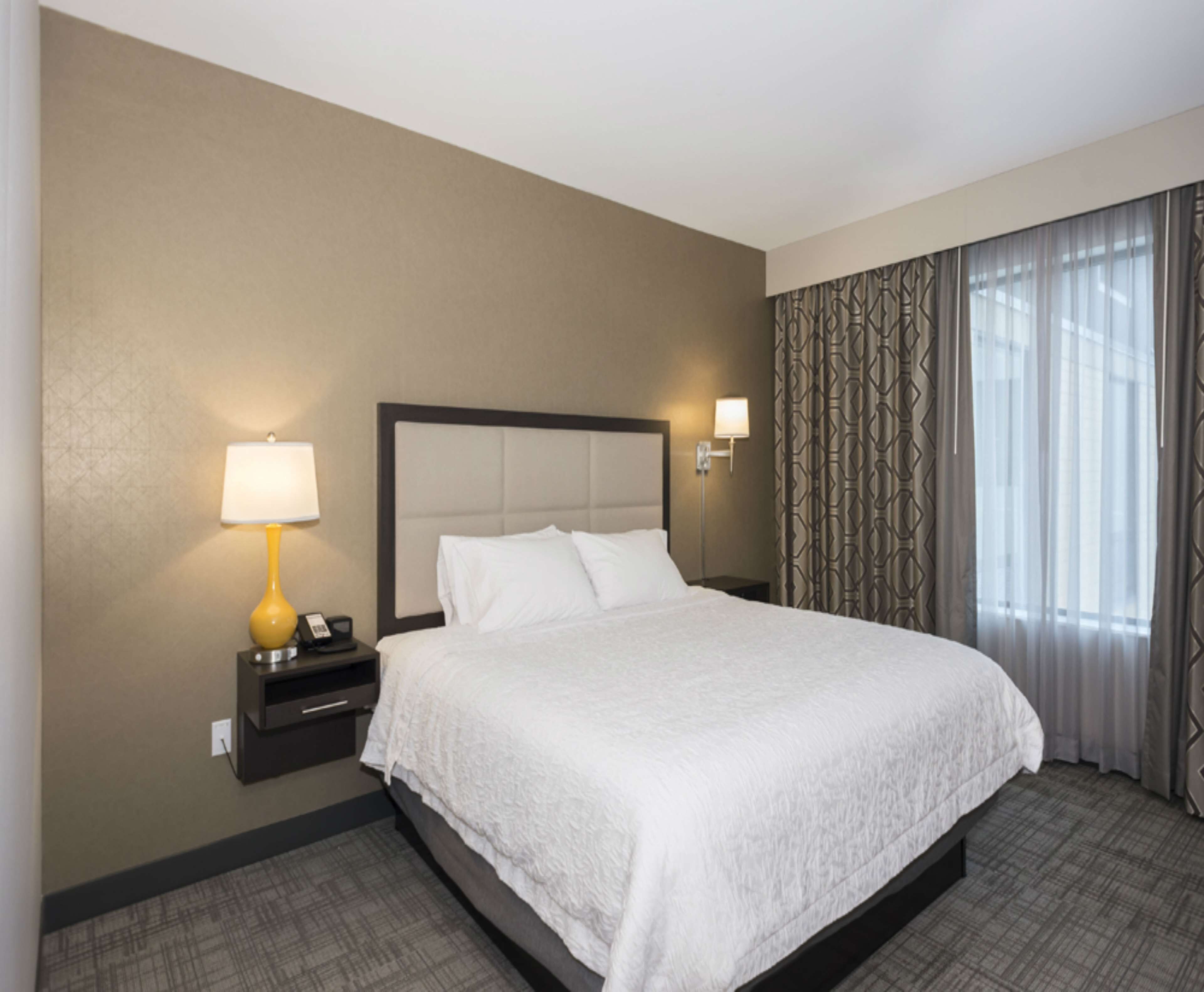 Hampton Inn & Suites Minneapolis University Area Hampton Inn & Suites Minneapolis University Area