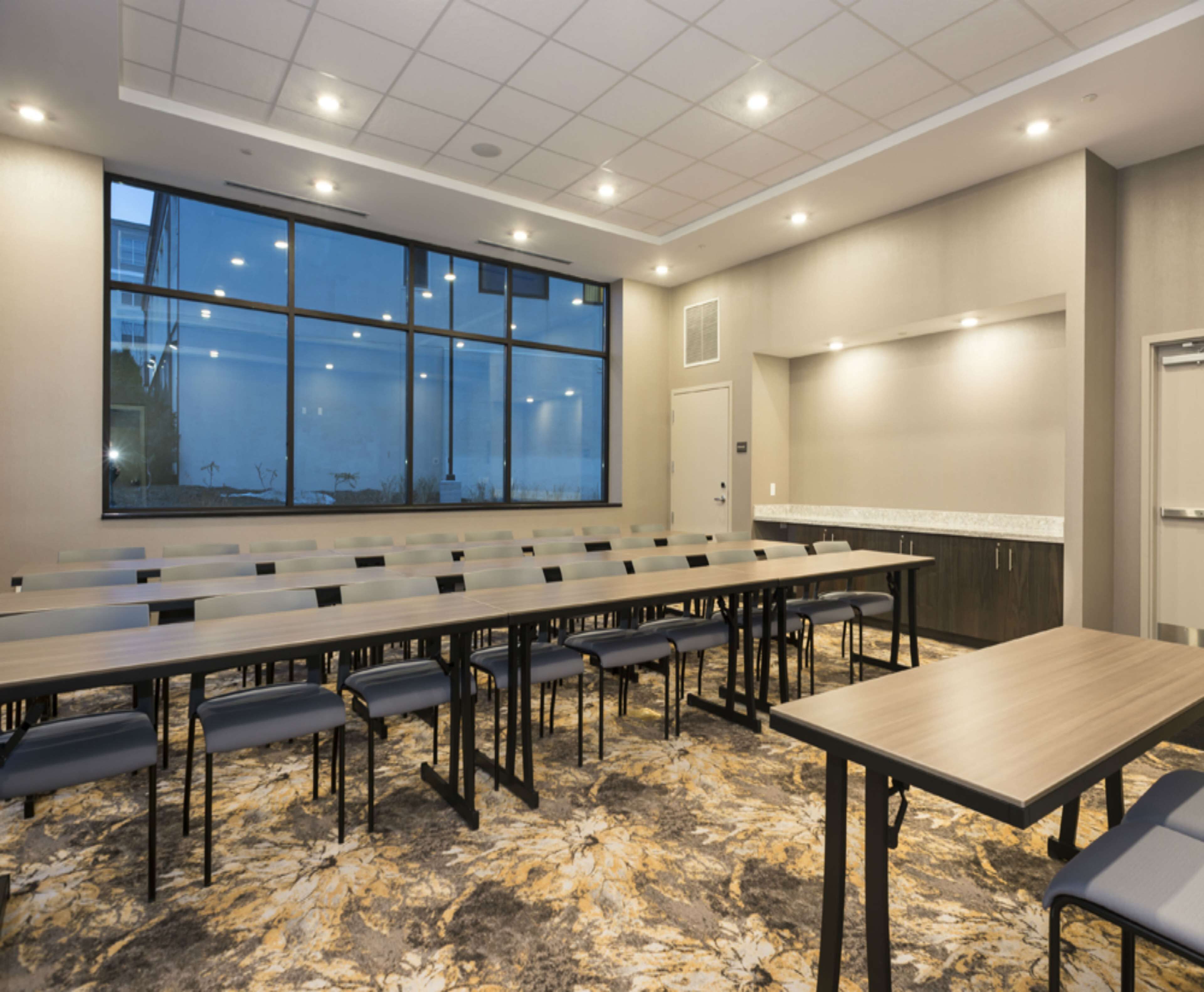 Hampton Inn & Suites Minneapolis University Area Hampton Inn & Suites Minneapolis University Area