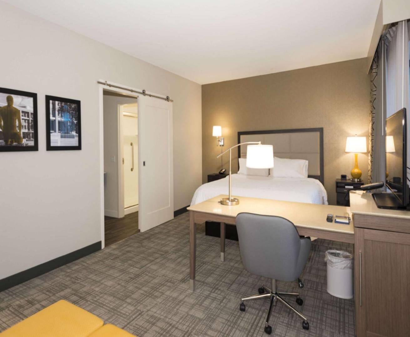 Hampton Inn & Suites Minneapolis University Area Hampton Inn & Suites Minneapolis University Area