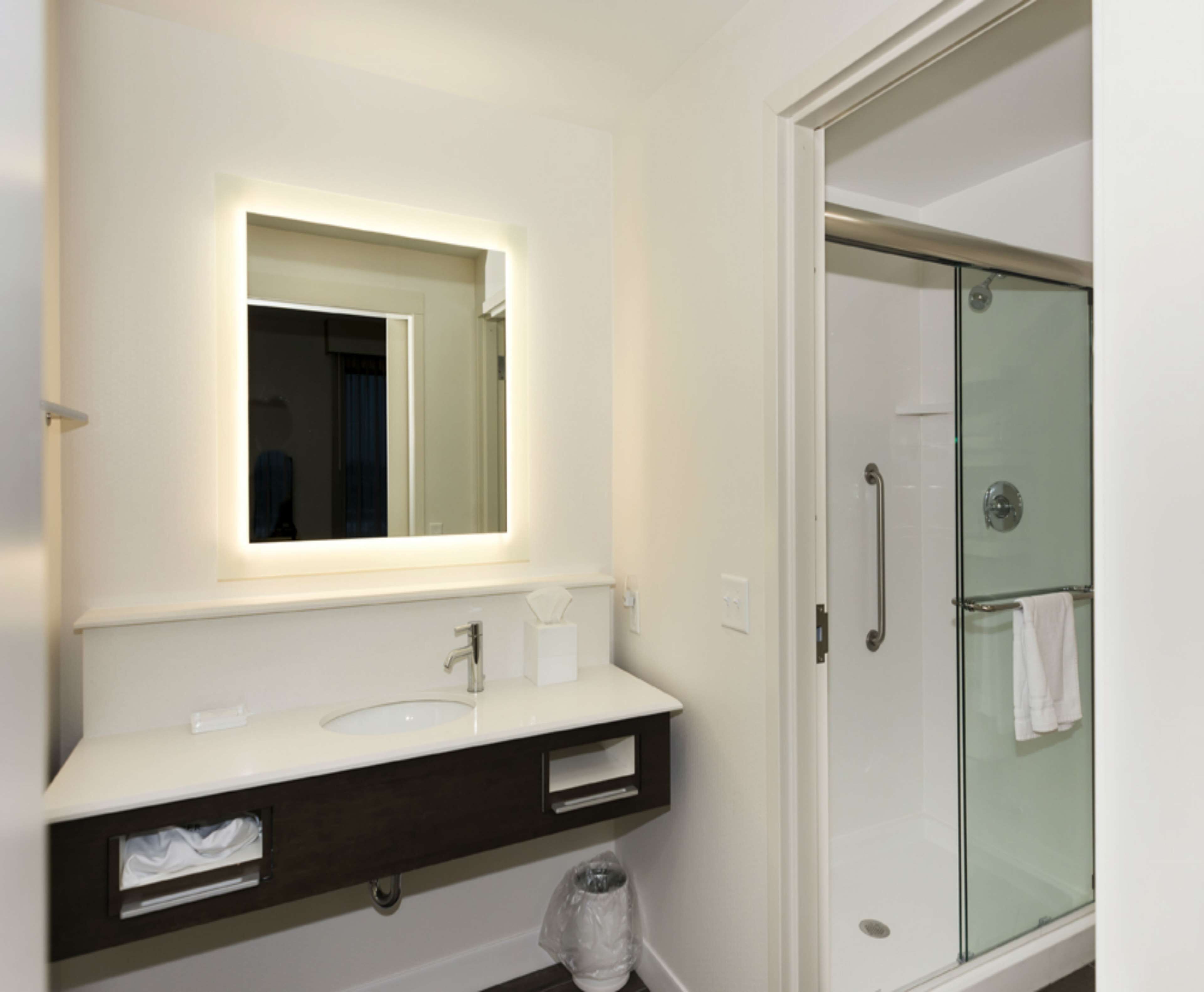 Hampton Inn & Suites Minneapolis University Area Hampton Inn & Suites Minneapolis University Area