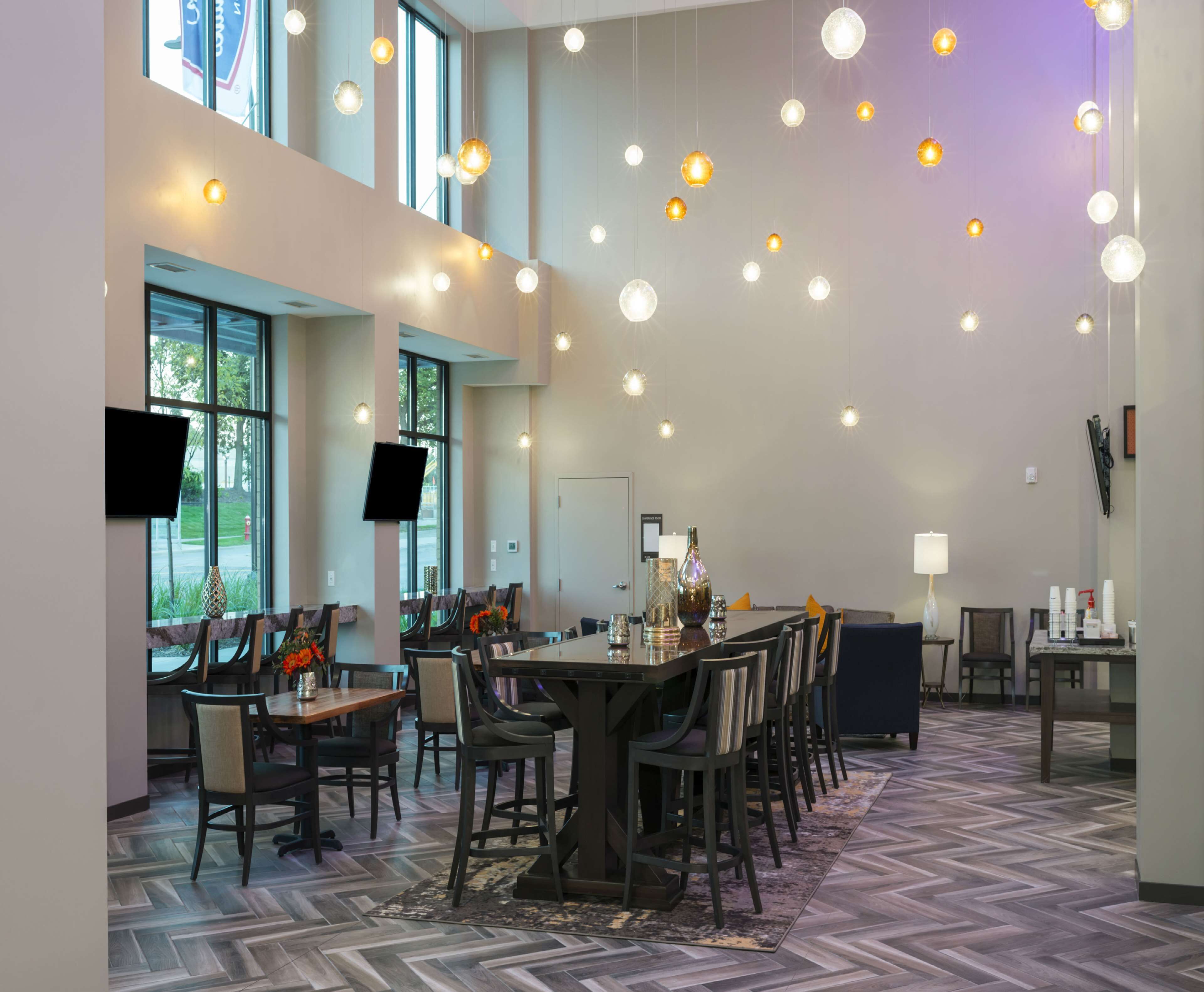 Hampton Inn & Suites Minneapolis University Area Hampton Inn & Suites Minneapolis University Area