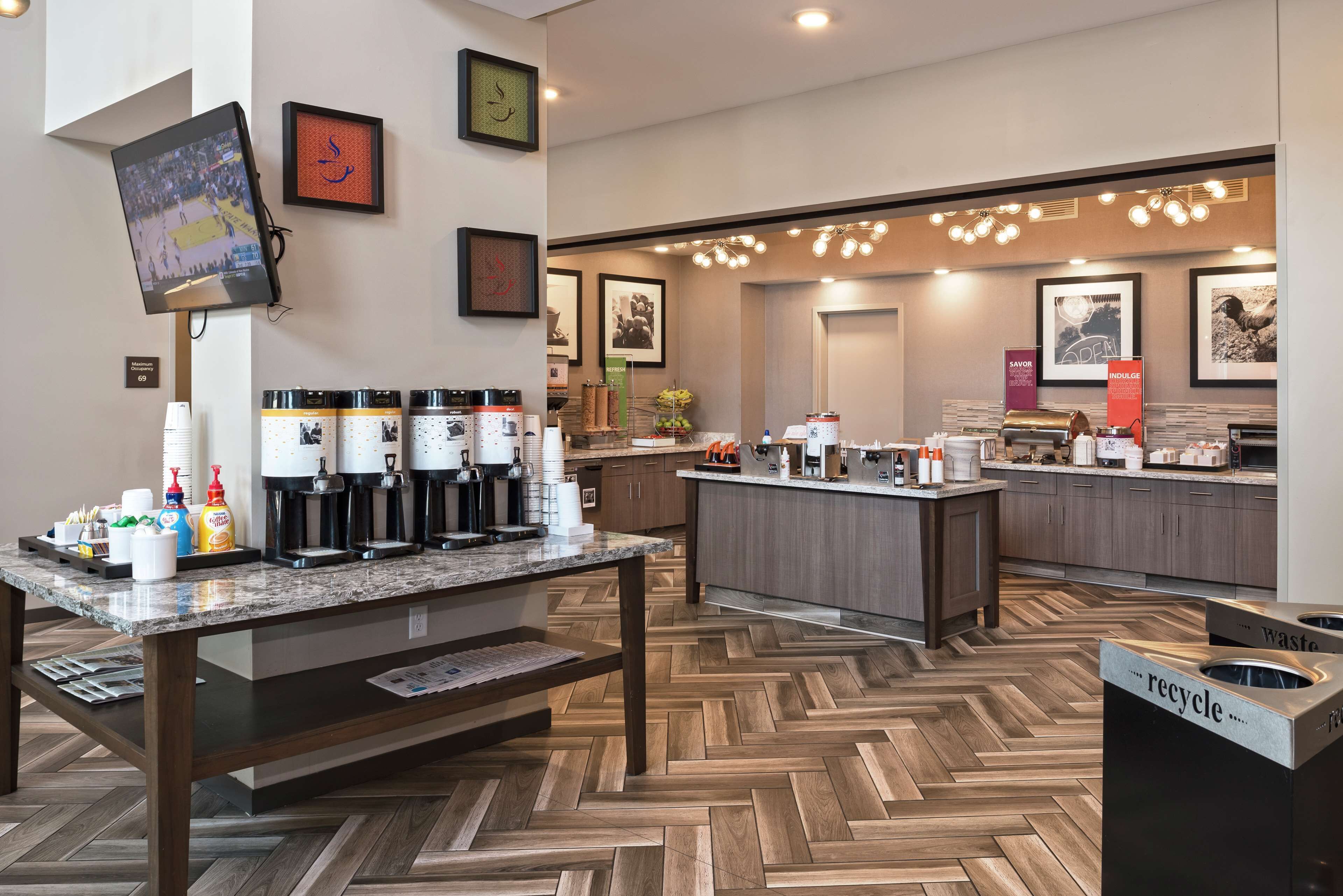 Hampton Inn & Suites Minneapolis University Area Hampton Inn & Suites Minneapolis University Area
