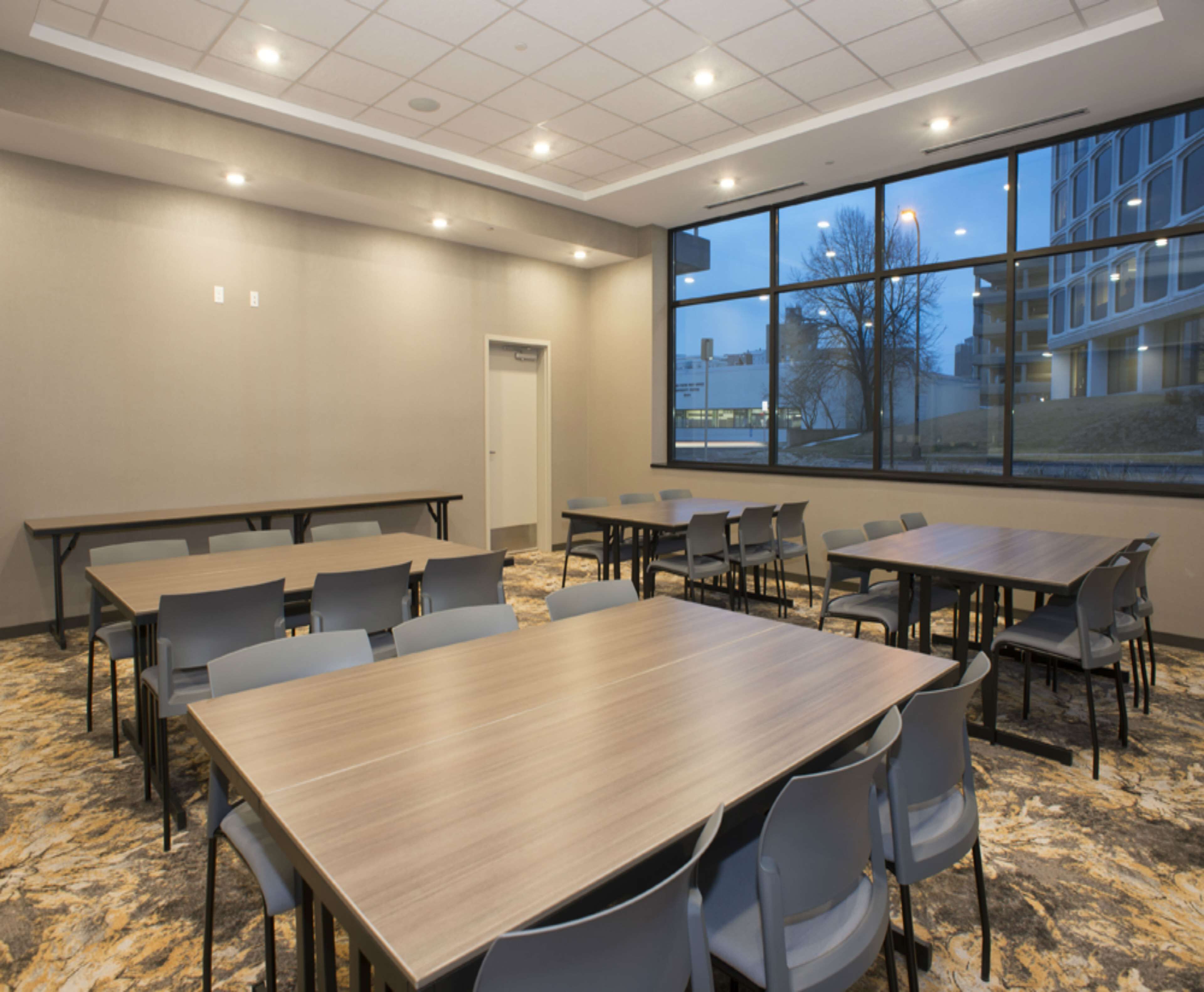 Hampton Inn & Suites Minneapolis University Area Hampton Inn & Suites Minneapolis University Area