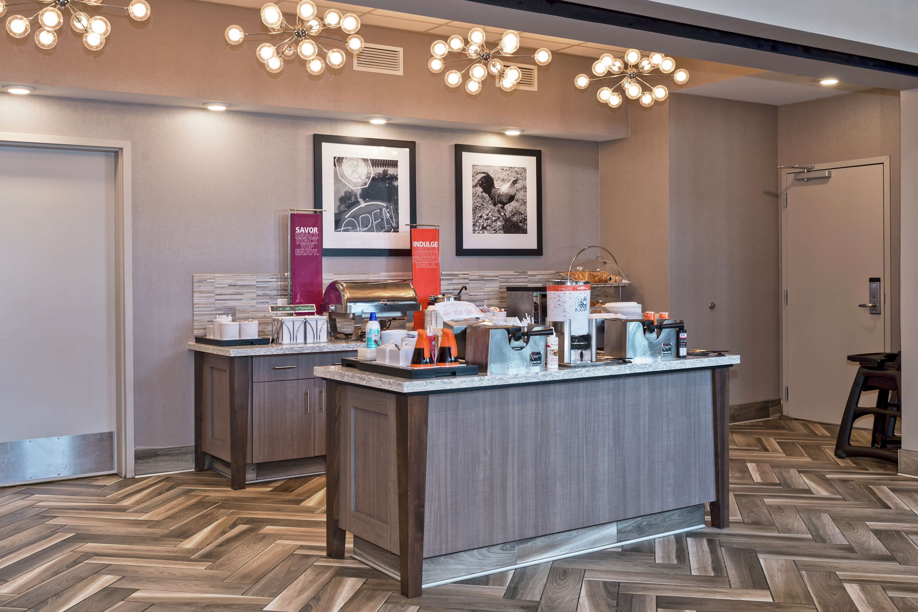 Hampton Inn & Suites Minneapolis University Area Hampton Inn & Suites Minneapolis University Area