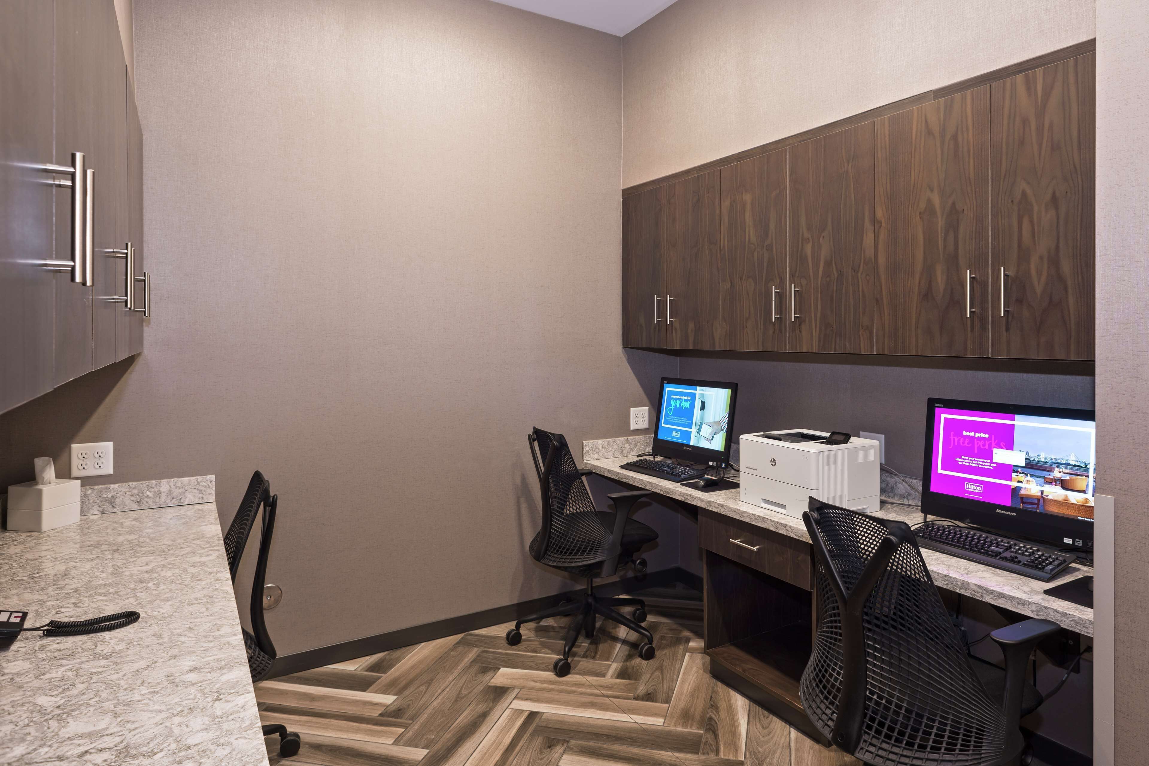 Hampton Inn & Suites Minneapolis University Area Hampton Inn & Suites Minneapolis University Area