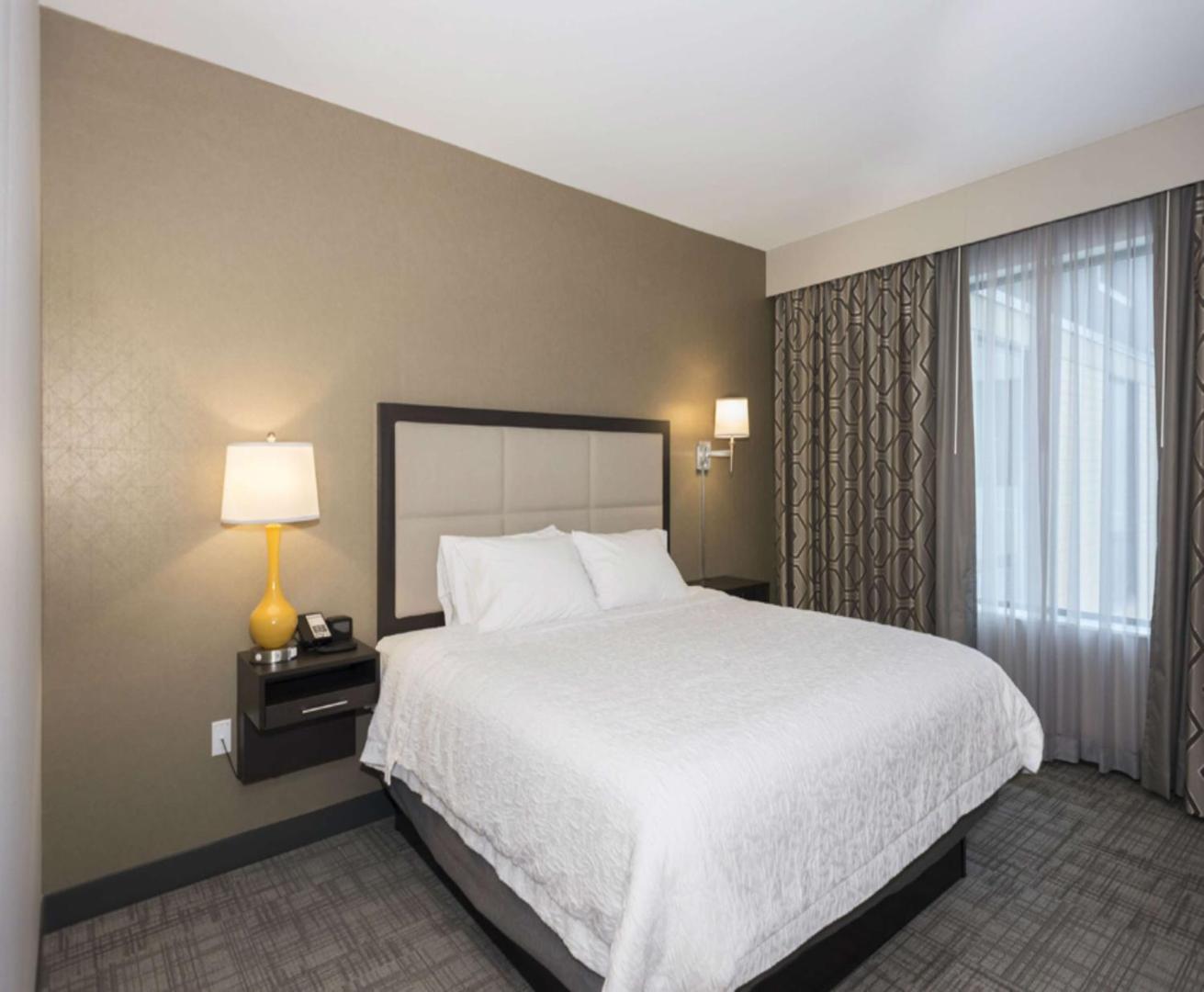Hampton Inn & Suites Minneapolis University Area Hampton Inn & Suites Minneapolis University Area