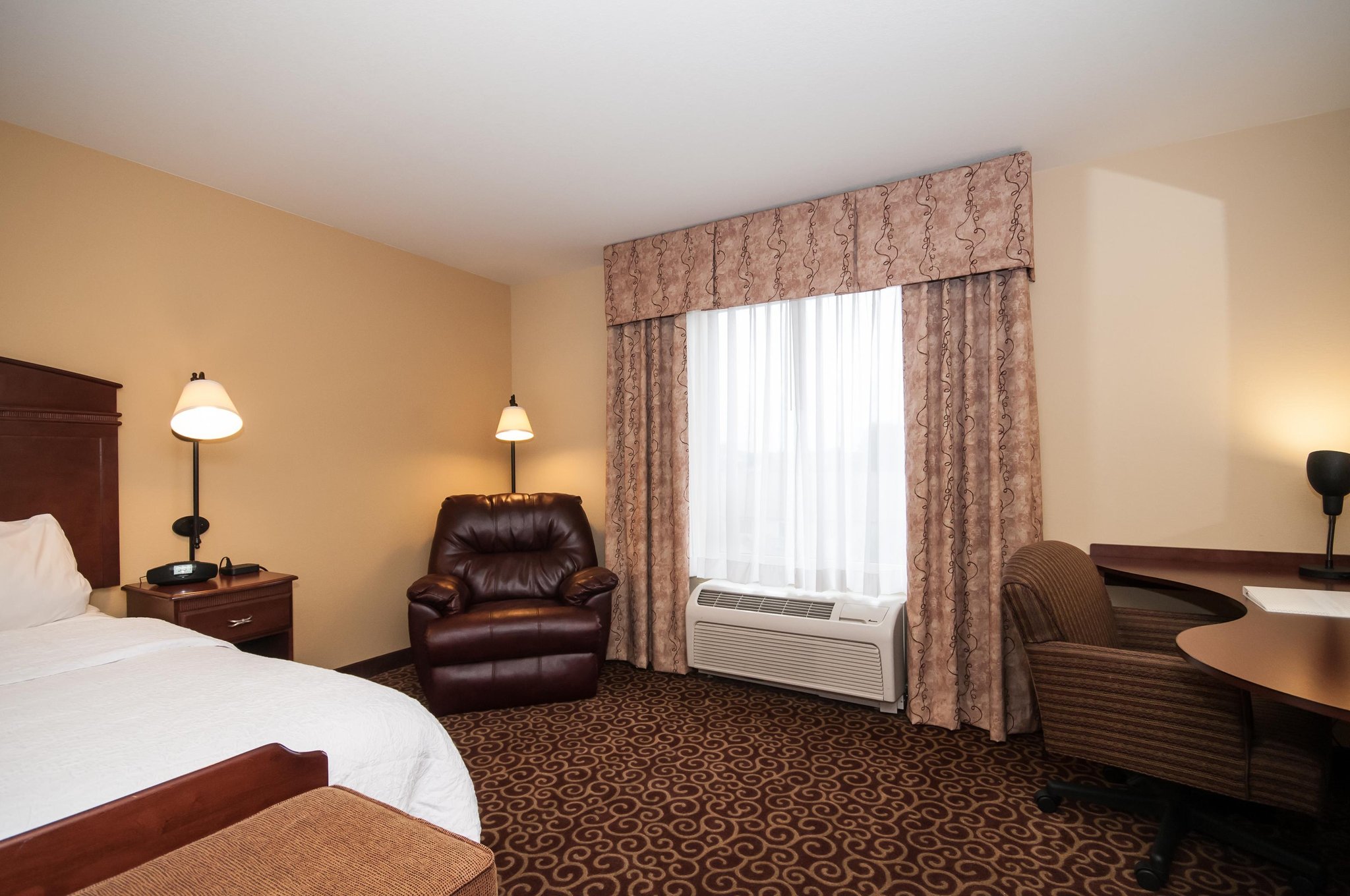 Hampton Inn & Suites Rochester-North Hampton Inn & Suites Rochester-North