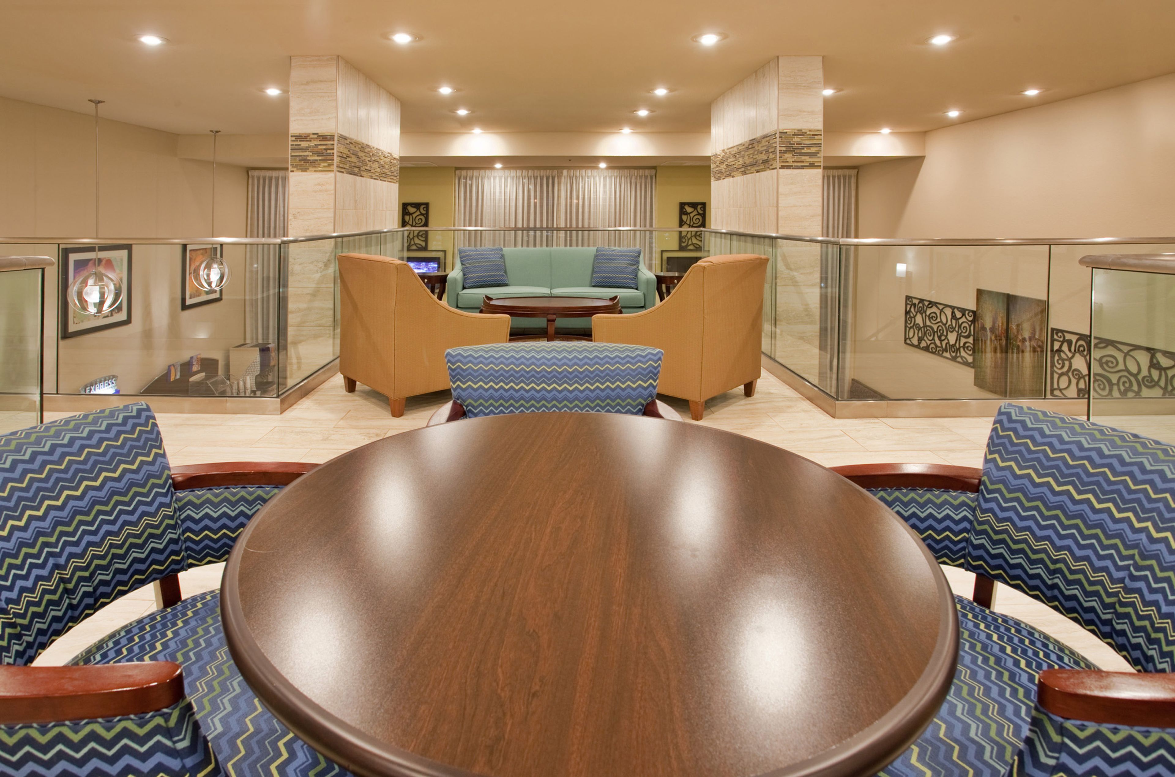 Holiday Inn Express & Suites Branson 76 Central Holiday Inn Express & Suites Branson 76 Central