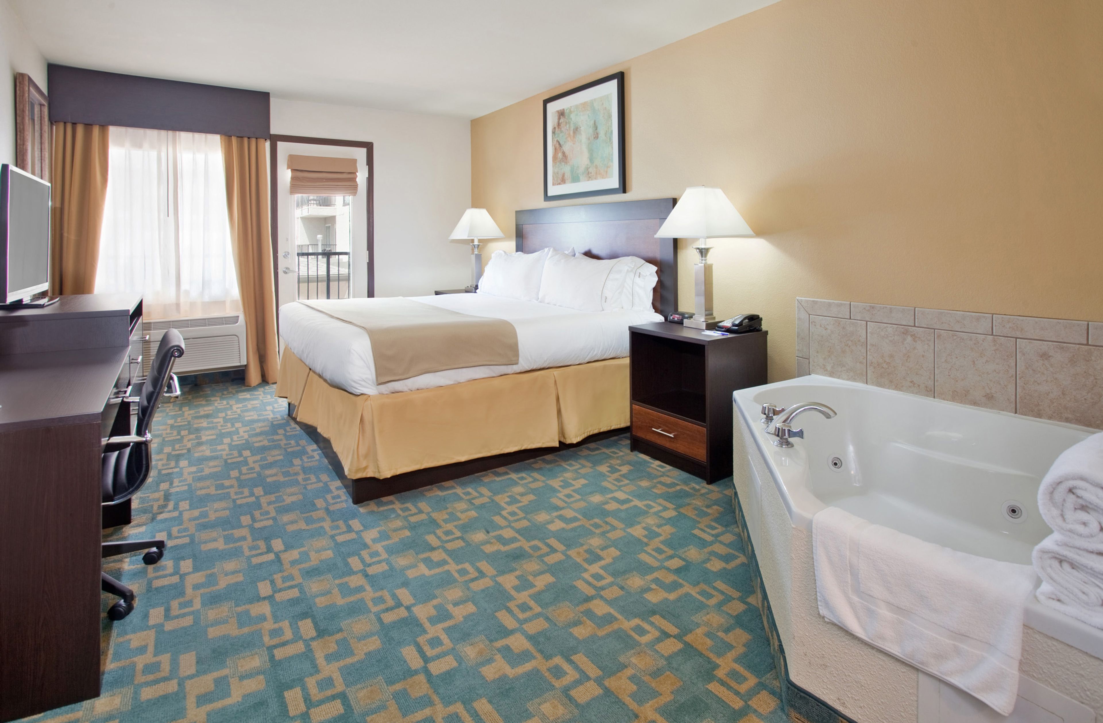 Holiday Inn Express & Suites Branson 76 Central Holiday Inn Express & Suites Branson 76 Central