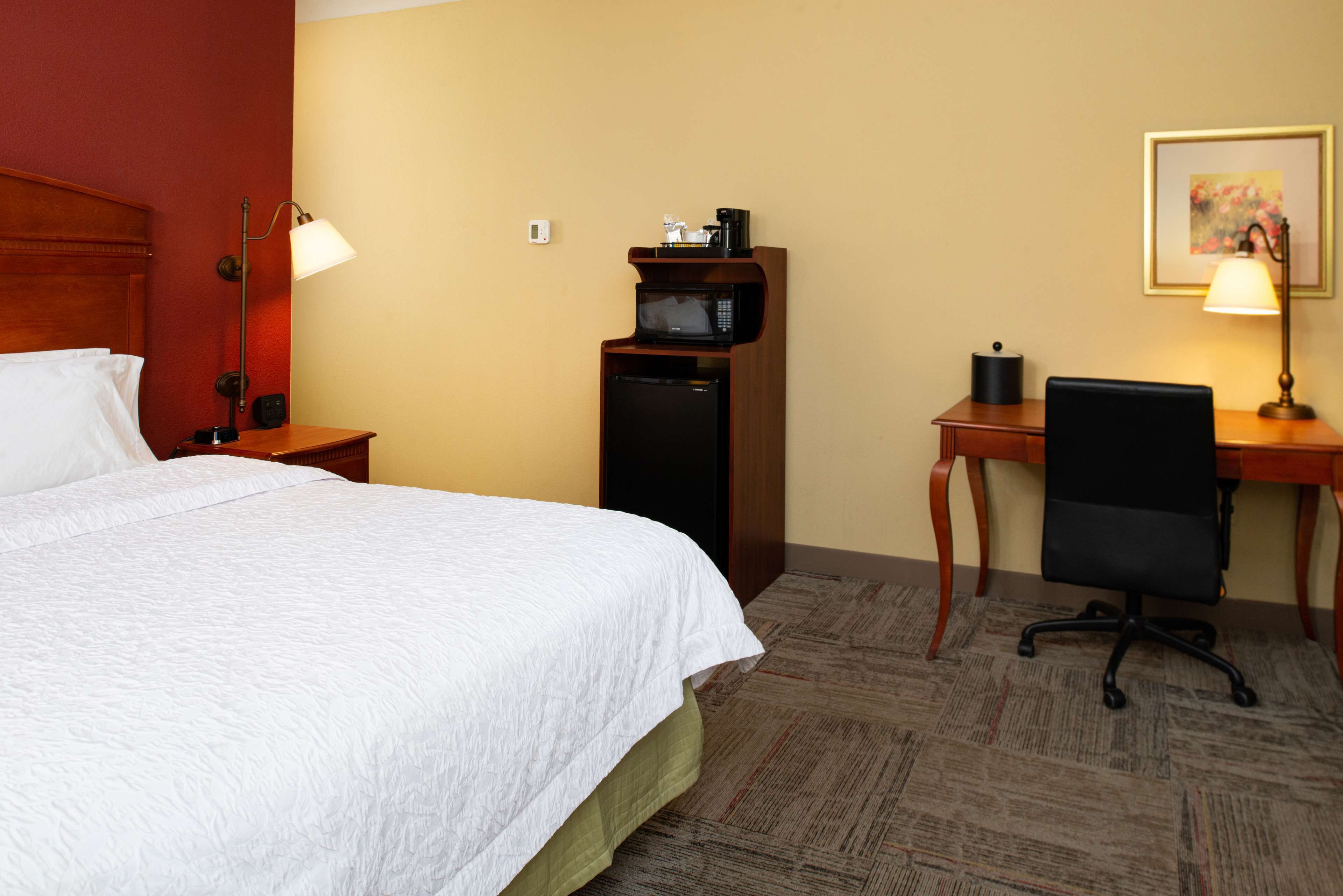 Hampton Inn Kansas City-Near Worlds of Fun Hampton Inn Kansas City-Near Worlds of Fun