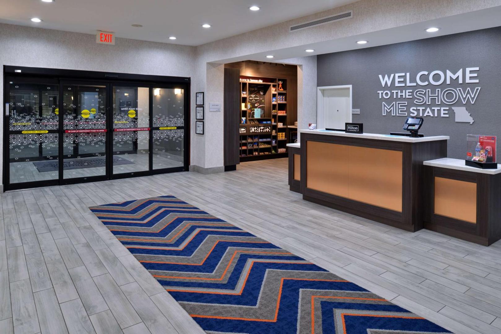 Hampton Inn Kansas City-Near Worlds of Fun Hampton Inn Kansas City-Near Worlds of Fun