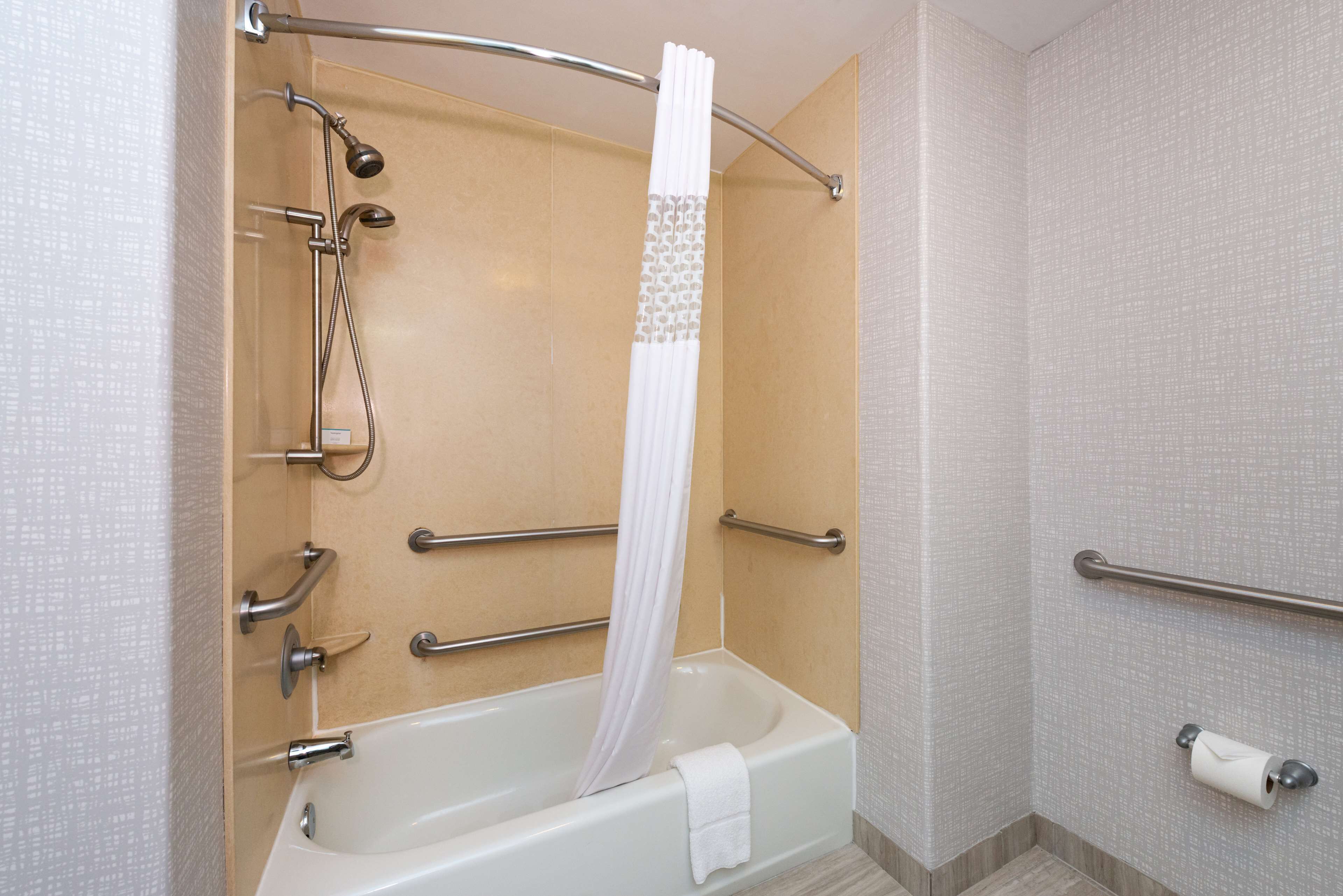 Hampton Inn Kansas City-Near Worlds of Fun Hampton Inn Kansas City-Near Worlds of Fun