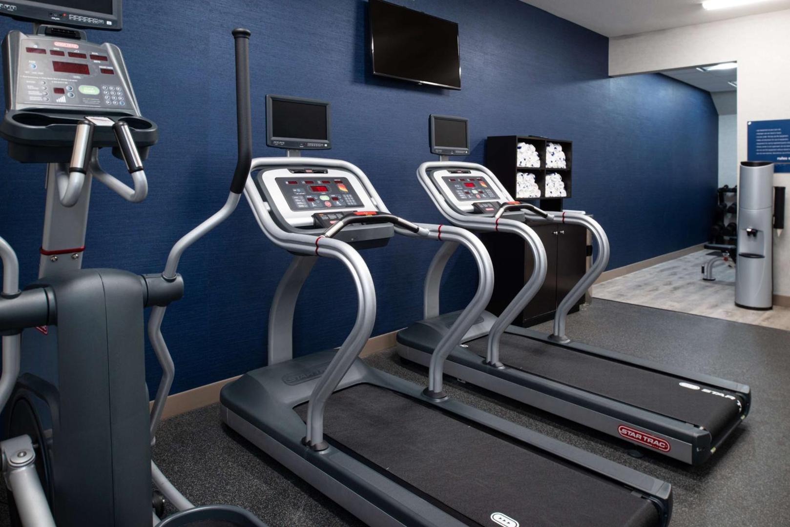 Hampton Inn Kansas City-Near Worlds of Fun Hampton Inn Kansas City-Near Worlds of Fun