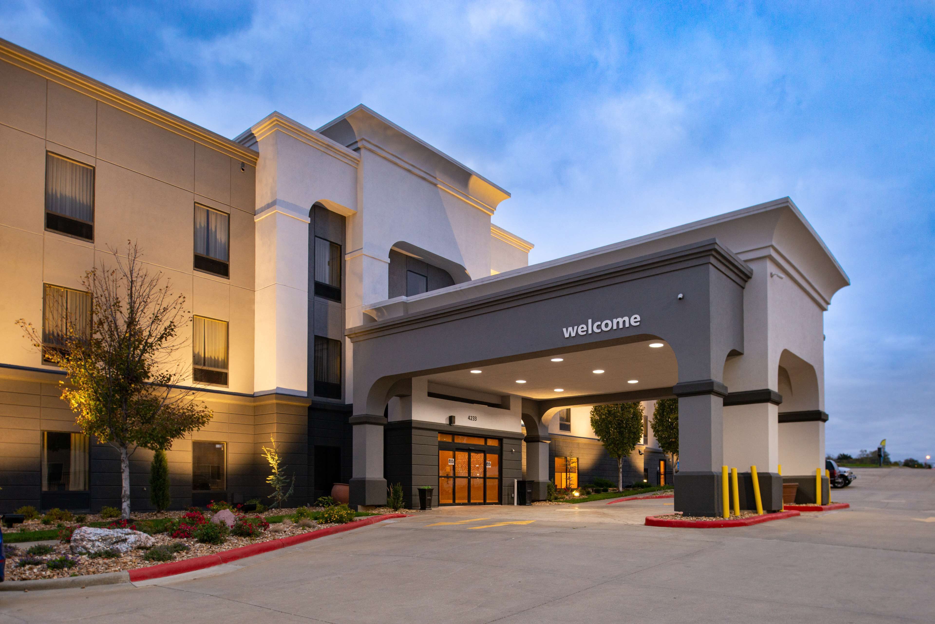 Hampton Inn Kansas City-Near Worlds of Fun Hampton Inn Kansas City-Near Worlds of Fun