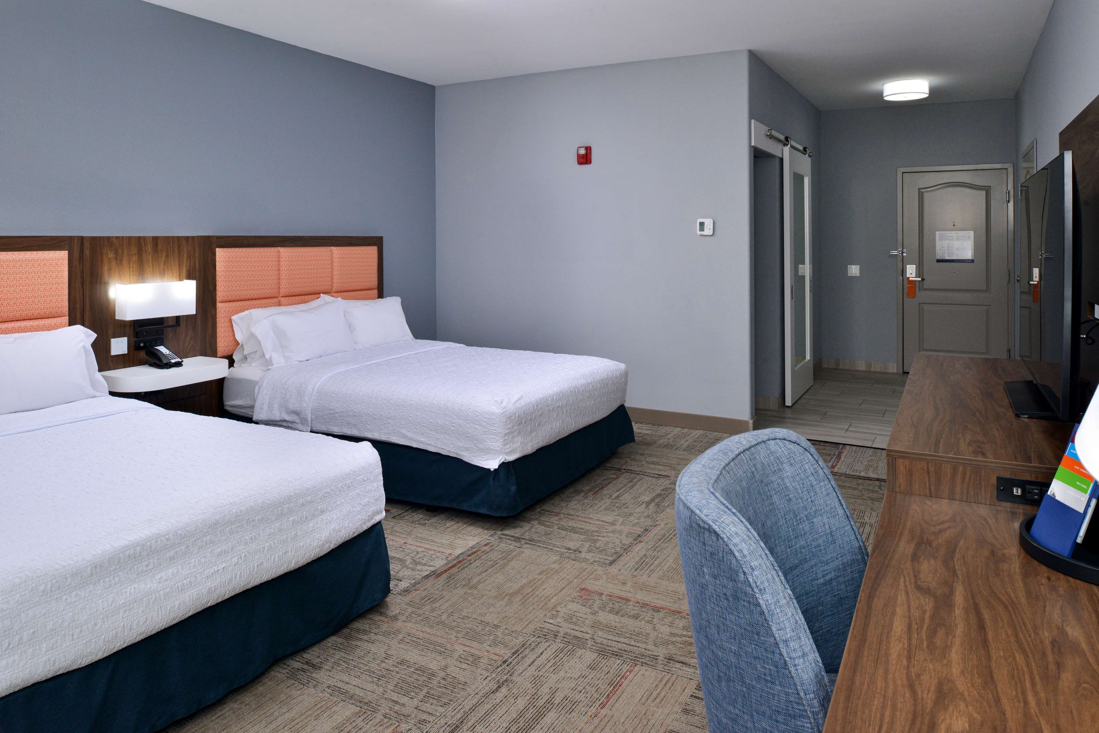 Hampton Inn Kansas City-Near Worlds of Fun Hampton Inn Kansas City-Near Worlds of Fun