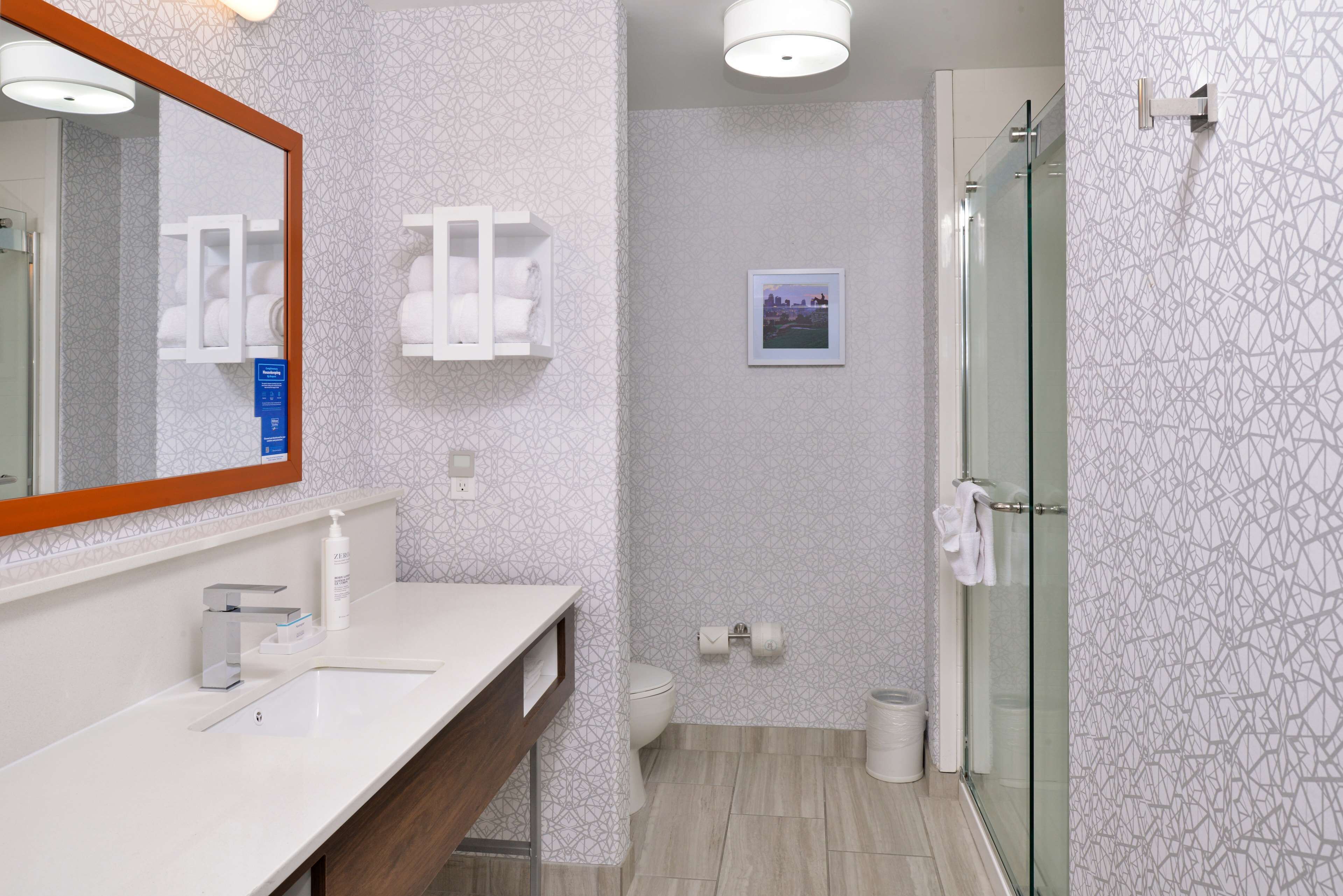 Hampton Inn Kansas City-Near Worlds of Fun Hampton Inn Kansas City-Near Worlds of Fun