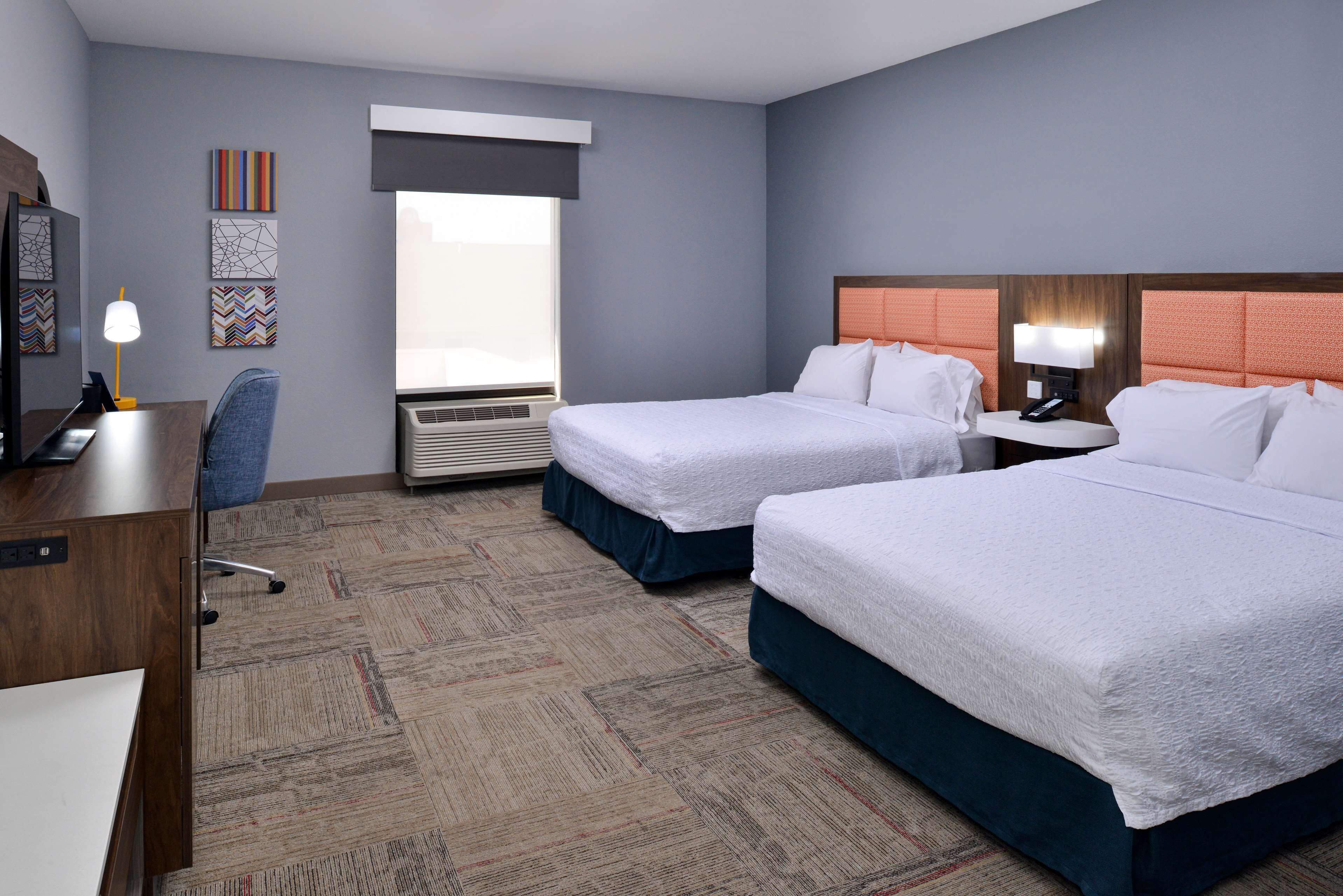 Hampton Inn Kansas City-Near Worlds of Fun Hampton Inn Kansas City-Near Worlds of Fun