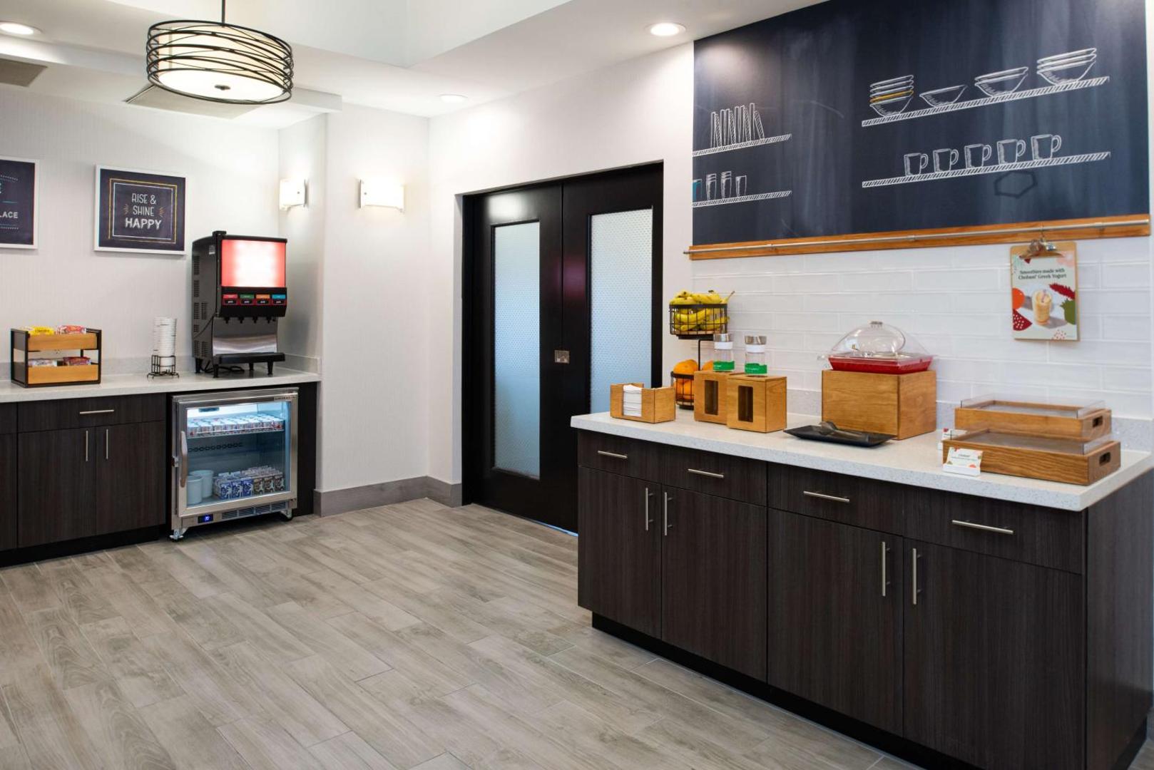 Hampton Inn Kansas City-Near Worlds of Fun Hampton Inn Kansas City-Near Worlds of Fun