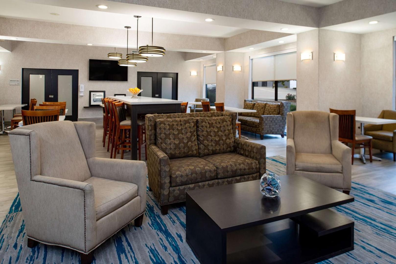 Hampton Inn Kansas City-Near Worlds of Fun Hampton Inn Kansas City-Near Worlds of Fun