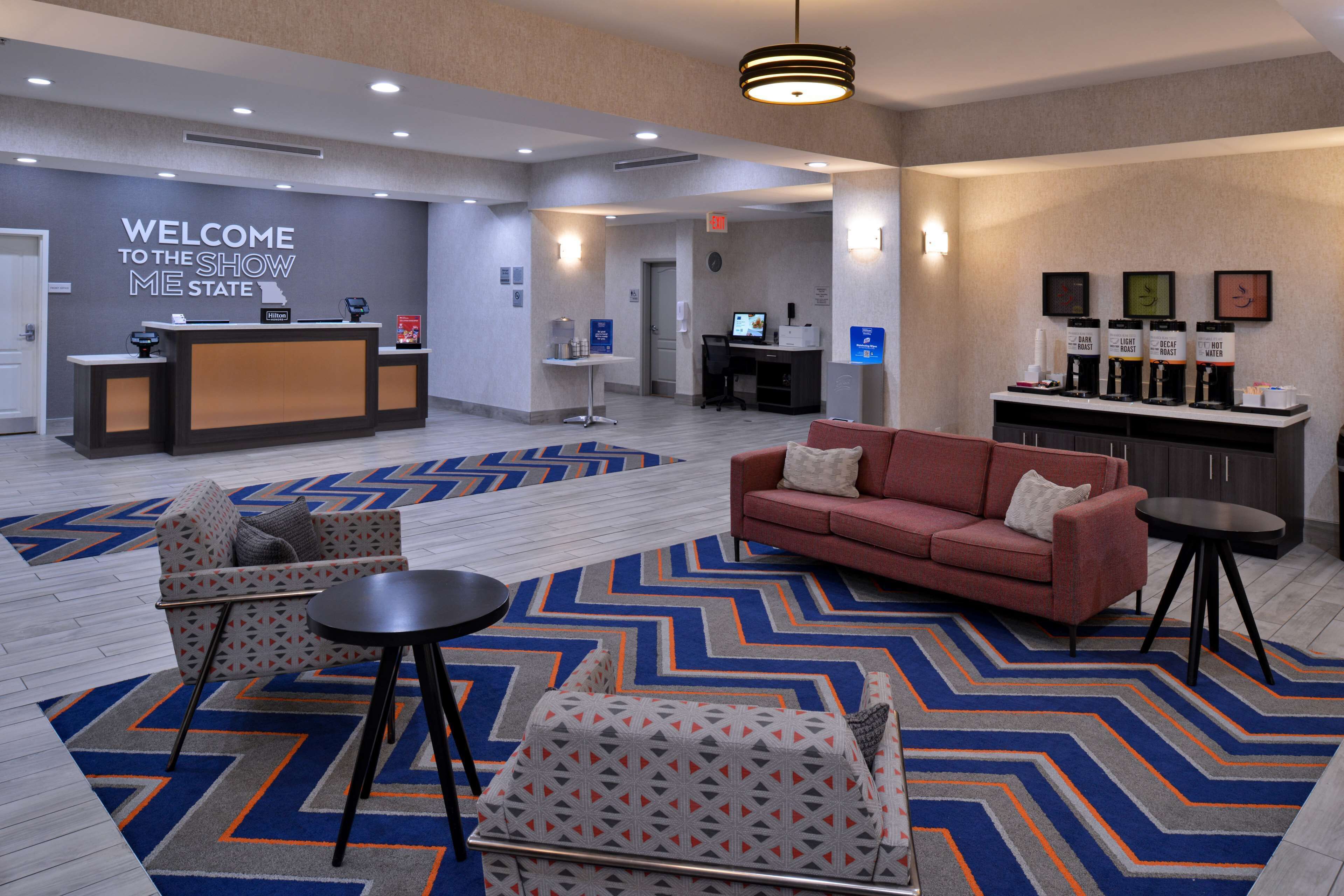 Hampton Inn Kansas City-Near Worlds of Fun Hampton Inn Kansas City-Near Worlds of Fun