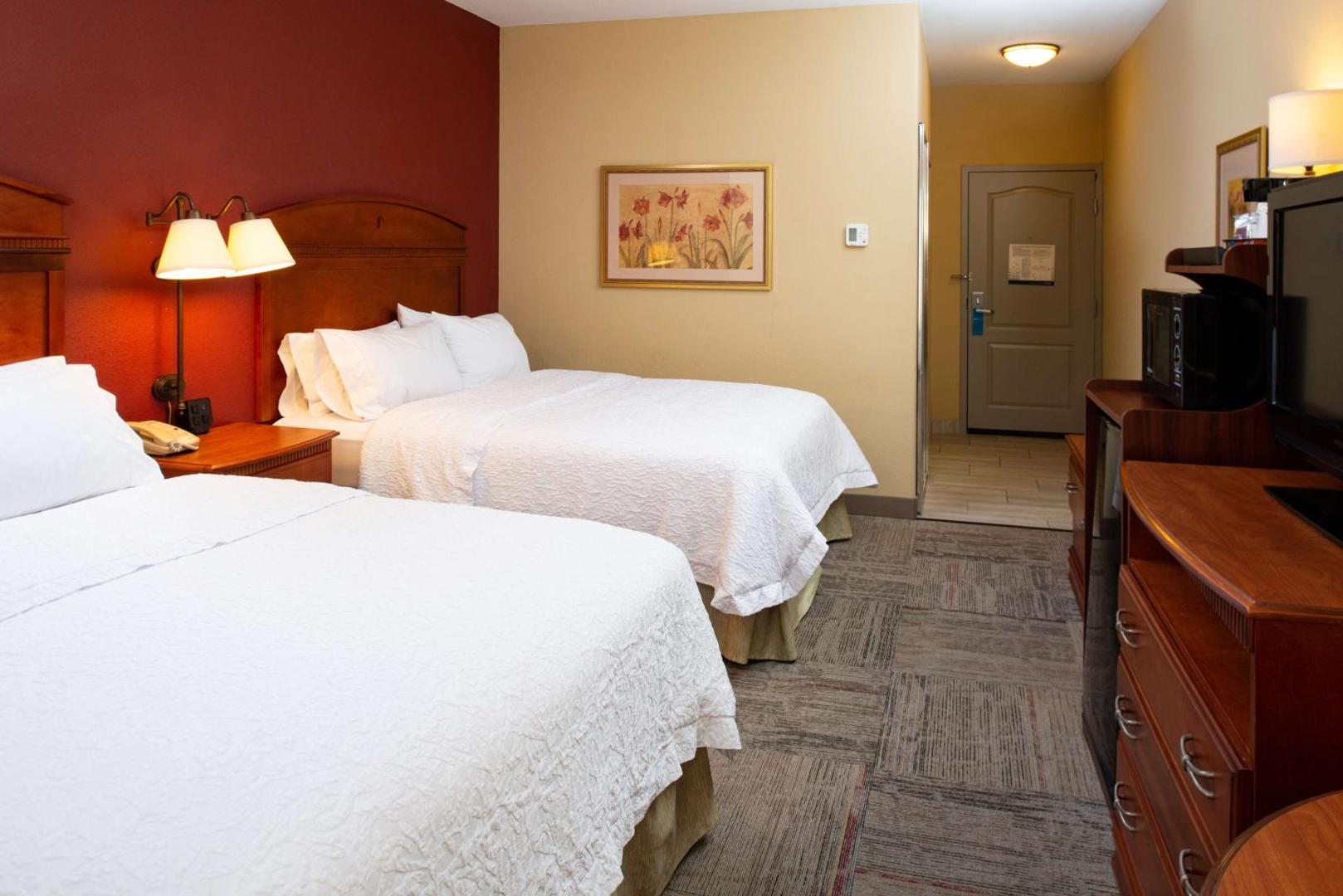 Hampton Inn Kansas City-Near Worlds of Fun Hampton Inn Kansas City-Near Worlds of Fun