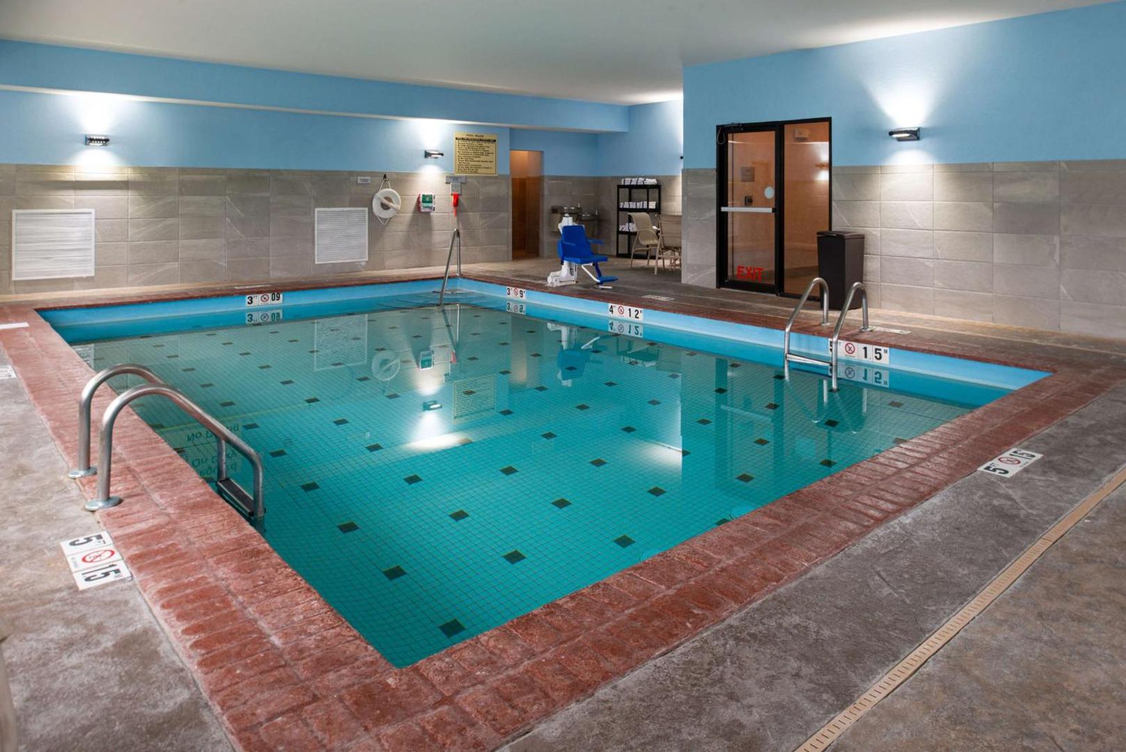 Hampton Inn Kansas City-Near Worlds of Fun Hampton Inn Kansas City-Near Worlds of Fun