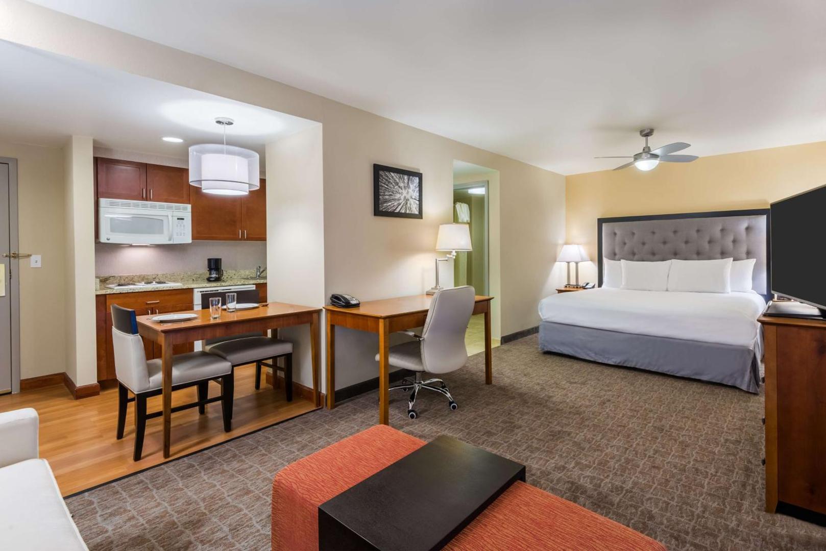 Larkspur Landing Extended Stay Suites St Louis Riverport Airport West