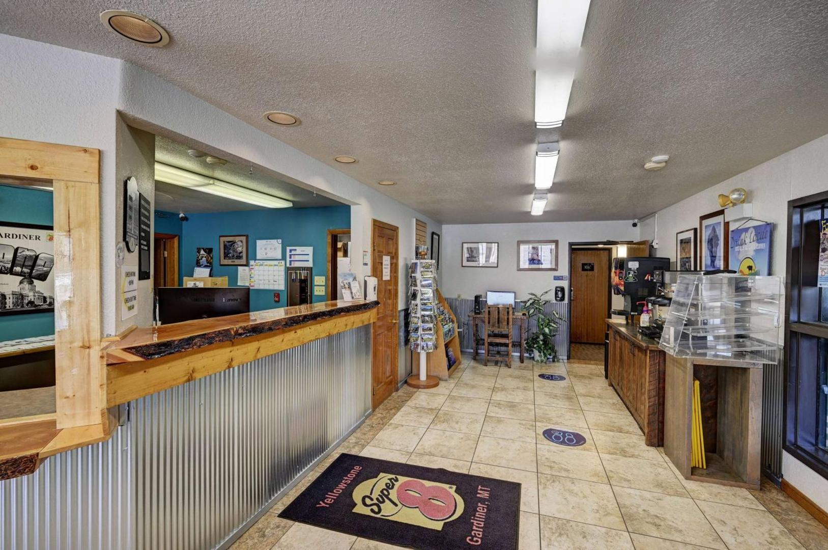 Super 8 by Wyndham Gardiner/Yellowstone Park Area Super 8 by Wyndham Gardiner/Yellowstone Park Area